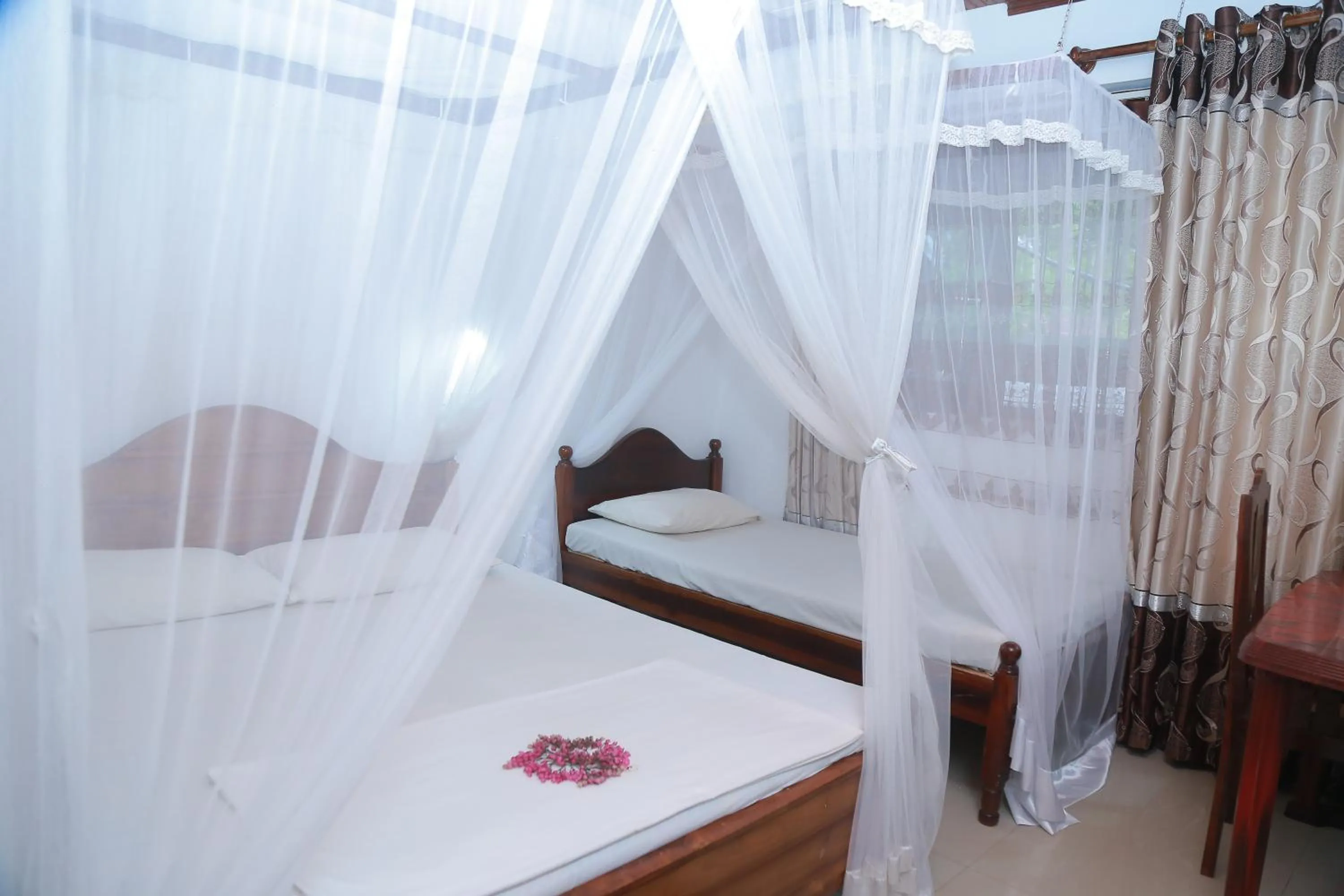 Bed in Ananda Villa Bentota