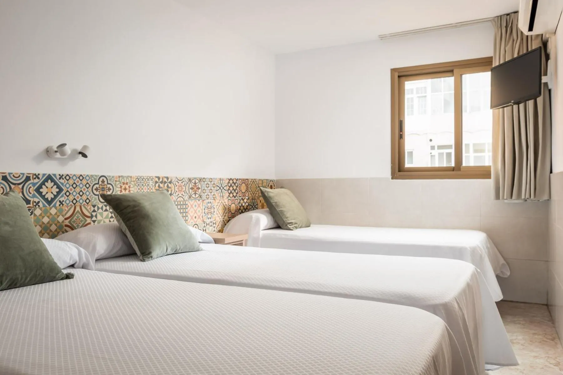 Photo of the whole room, Bed in Hostal Baler