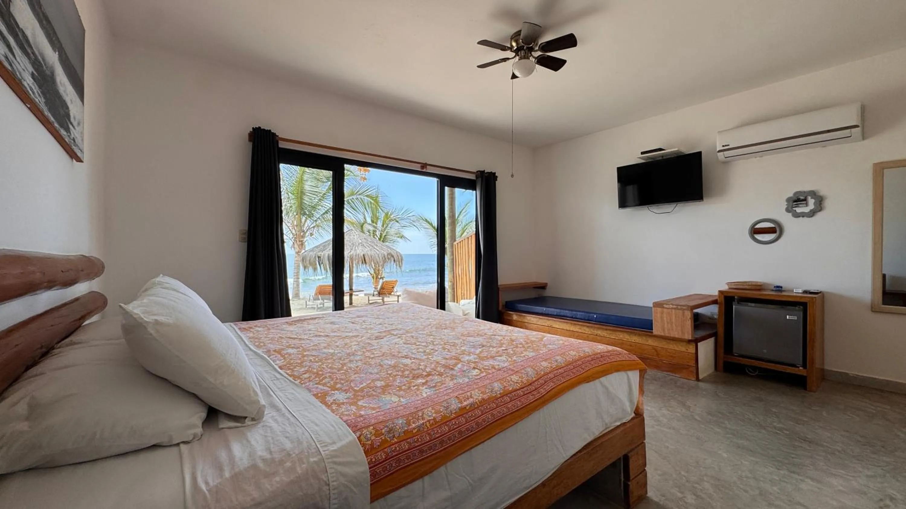 Bed in Baja Canoas Hotel