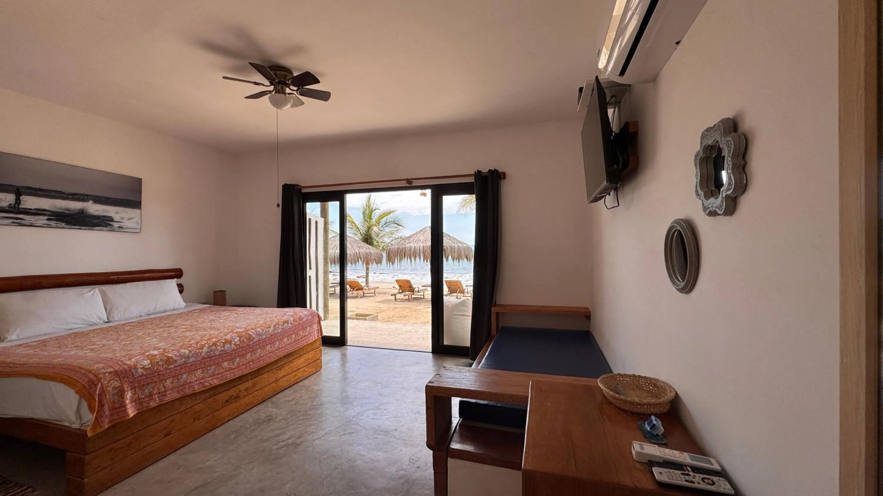 Bed in Baja Canoas Hotel