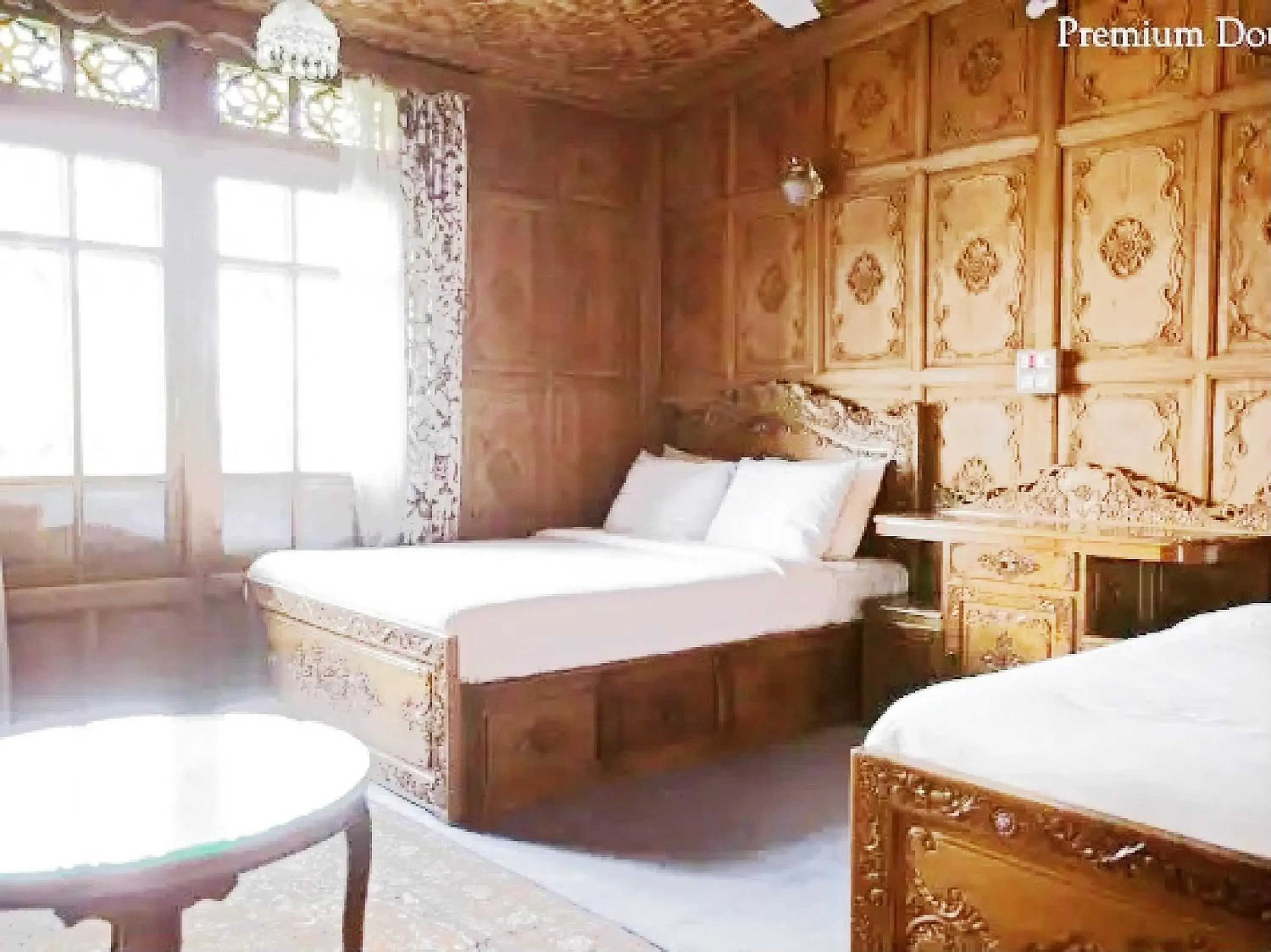 Premier Double Room in Mascot Houseboats Premier Double Room in Mascot Houseboats