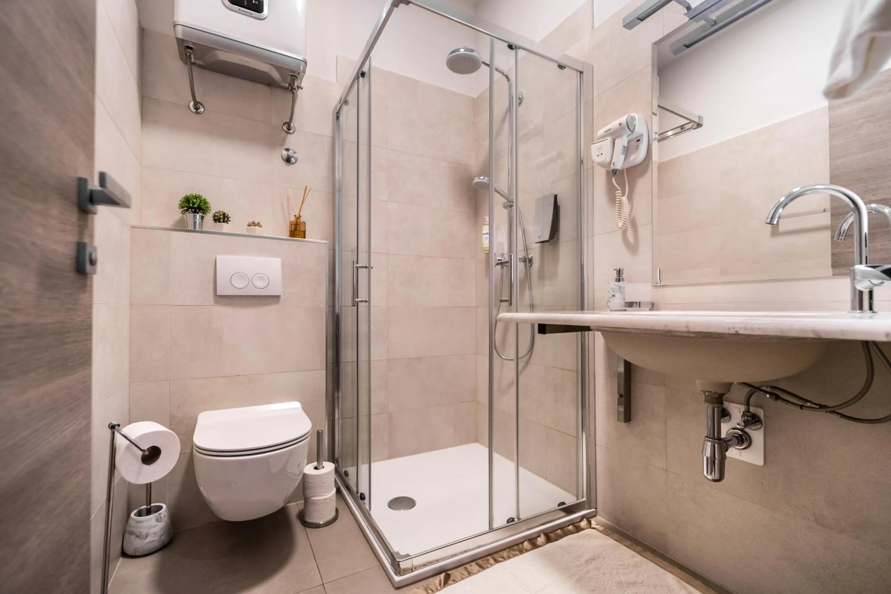 Tifani Luxury Rooms 2