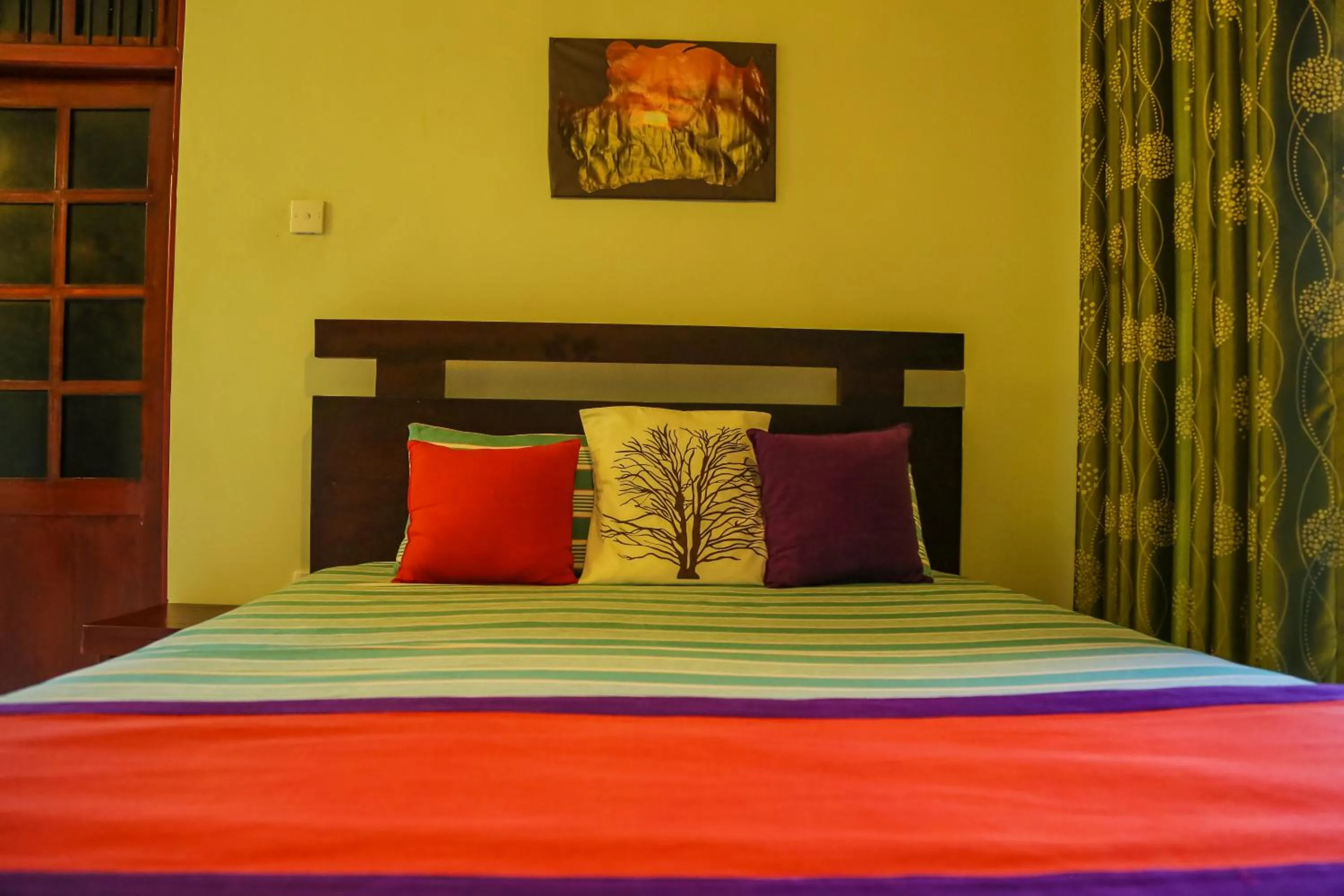 Bed in Kandyan Hideout