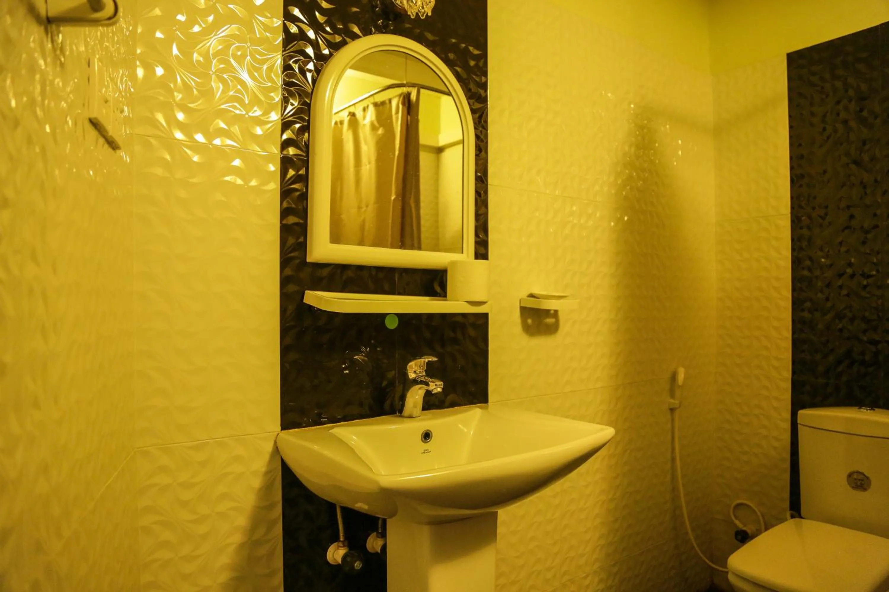 Bathroom in Kandyan Hideout