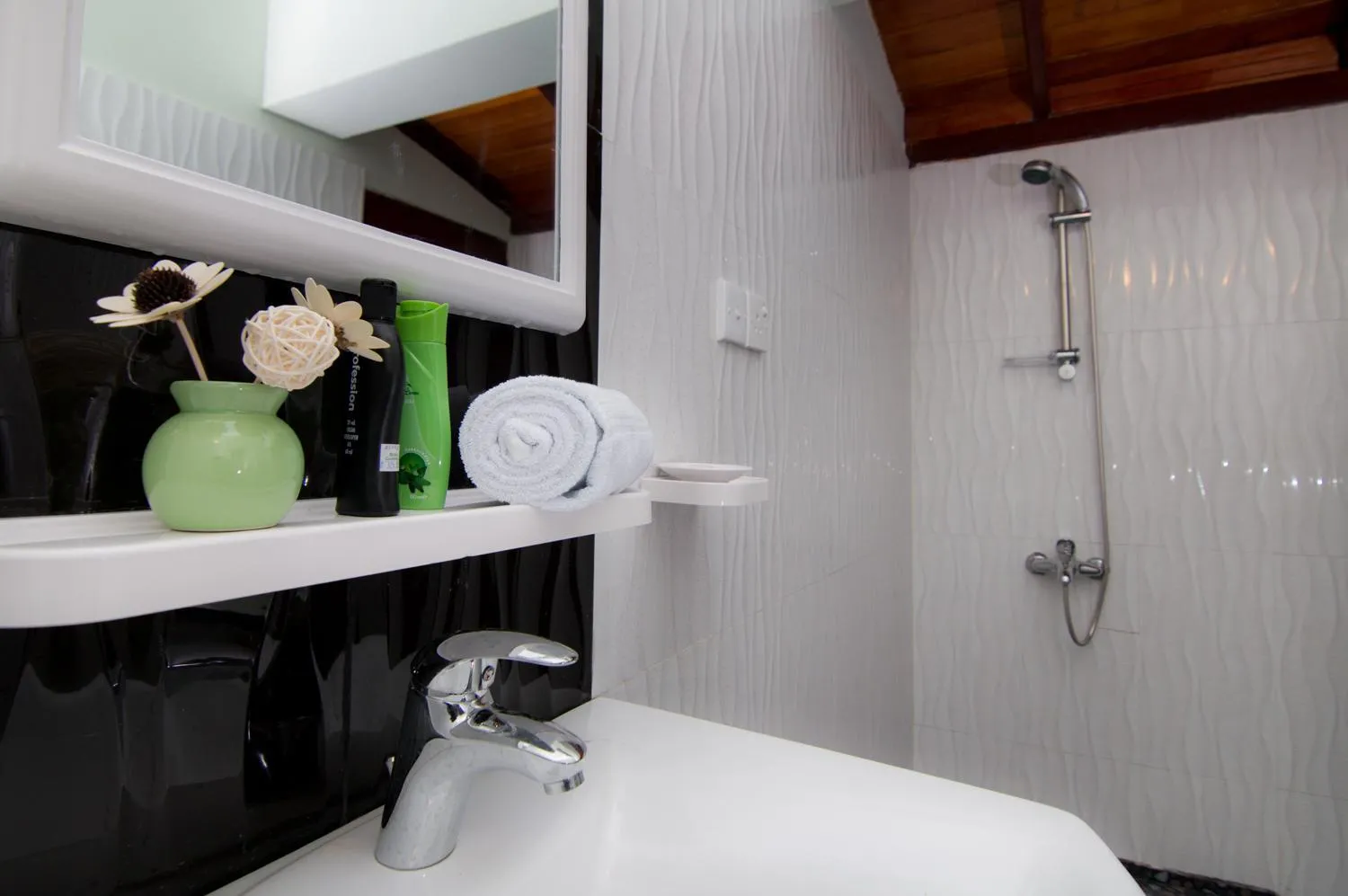 Bathroom in Kandyan Hideout