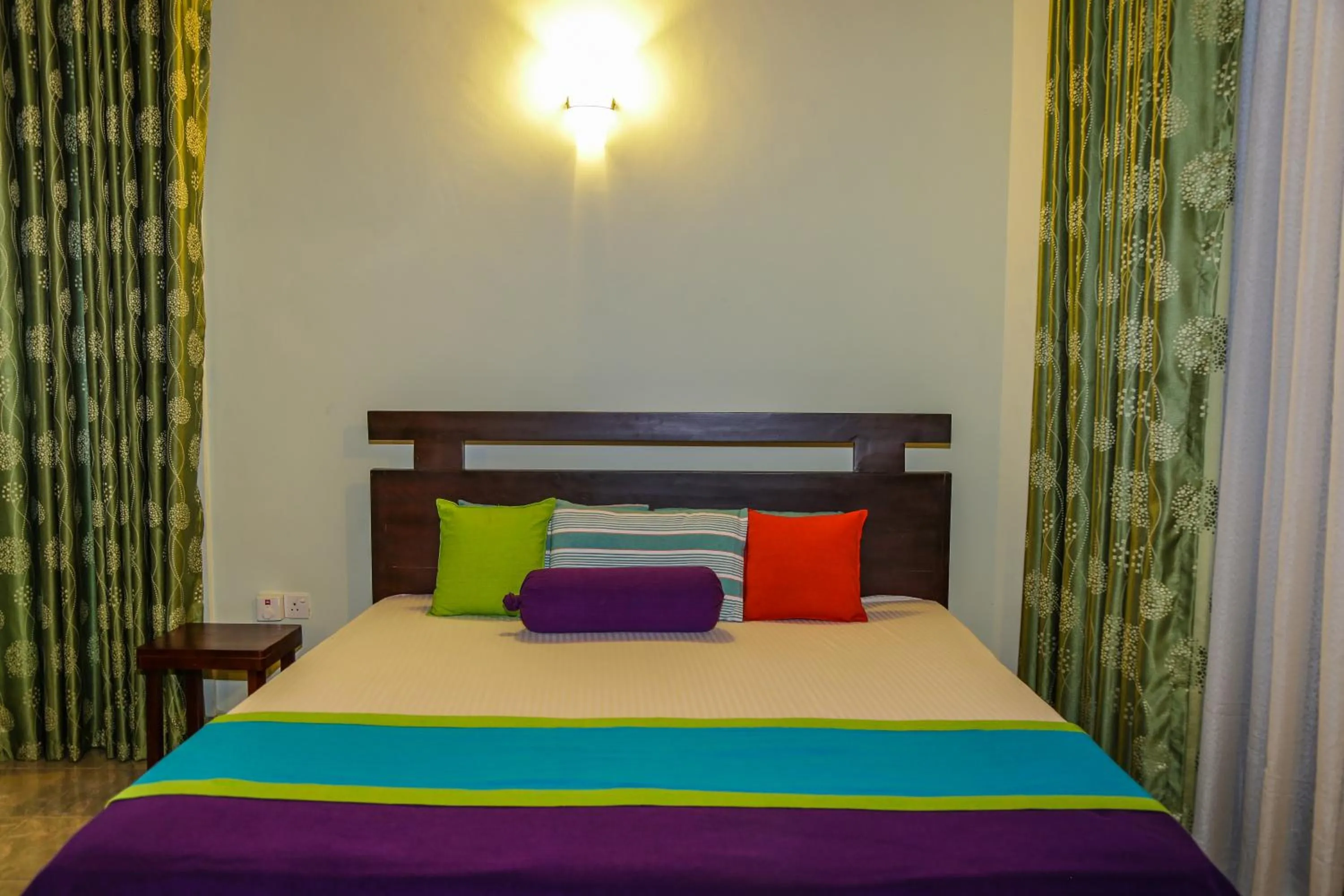 Bed in Kandyan Hideout