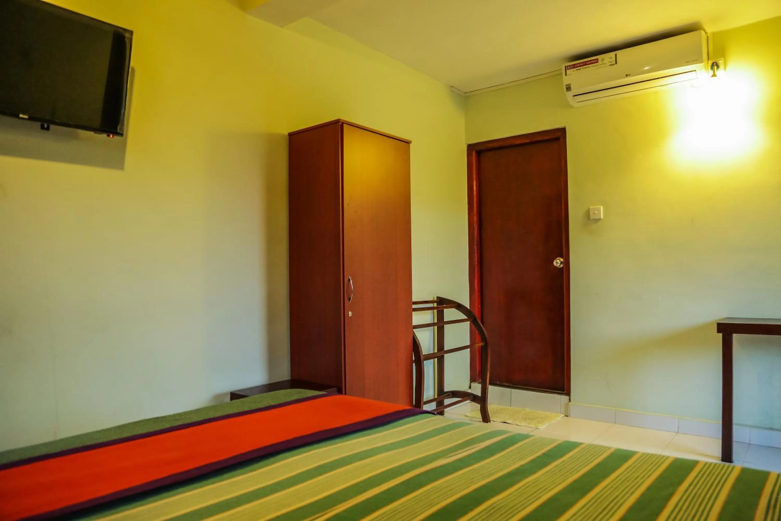 Bedroom, Bed in Kandyan Hideout