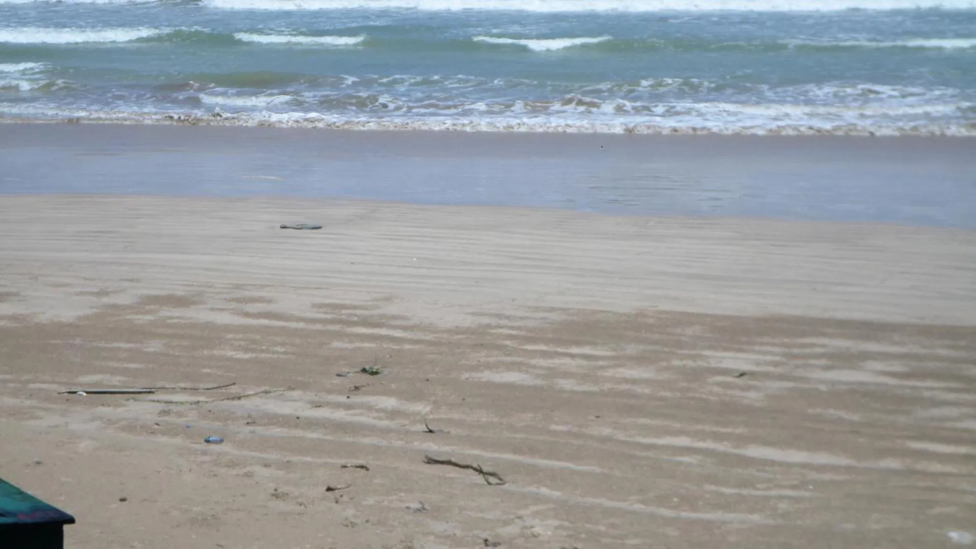 Beach in Hot Tuna Surfers Rest Midigama