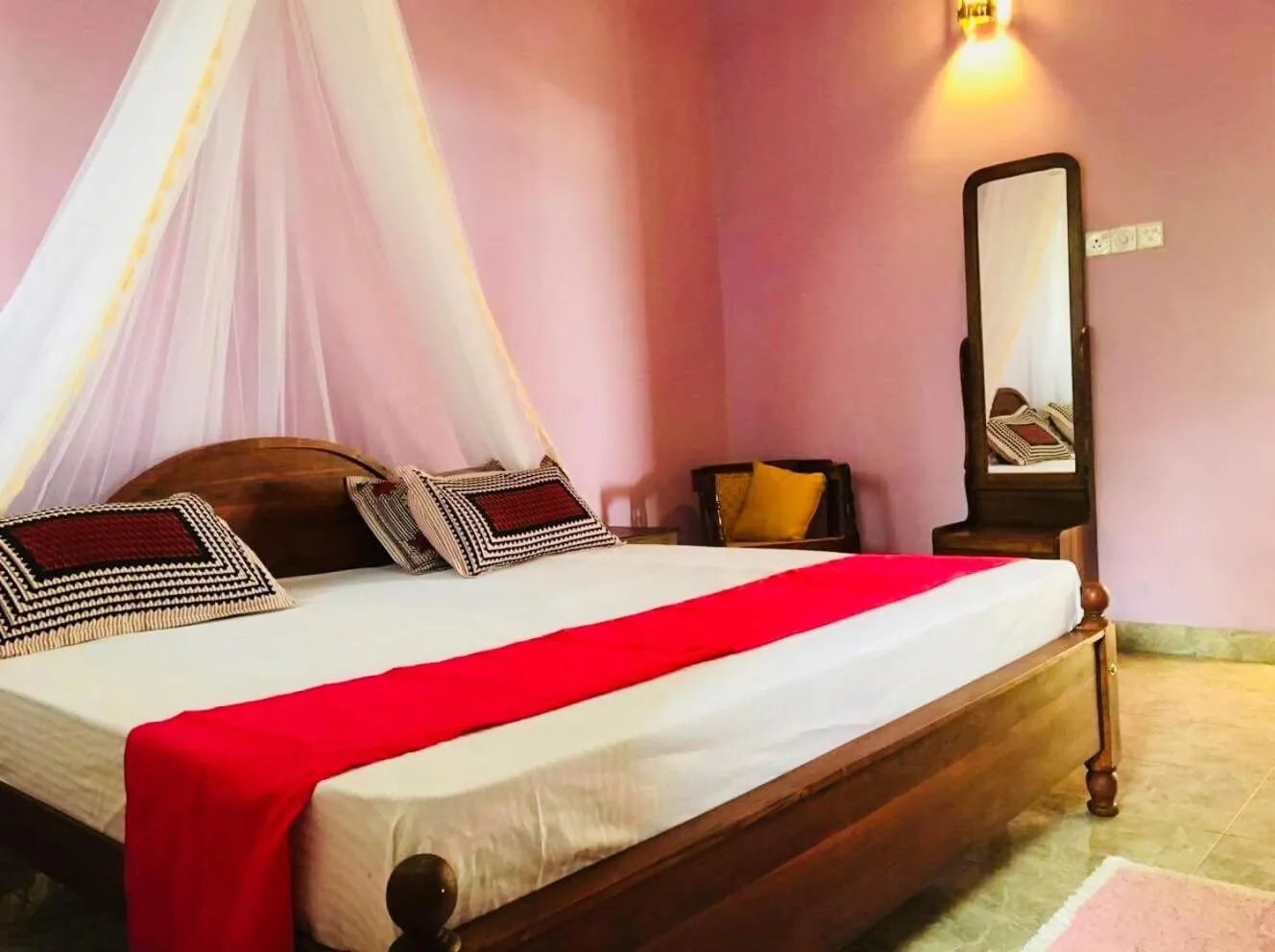 Bed in Hot Tuna Surfers Rest Midigama