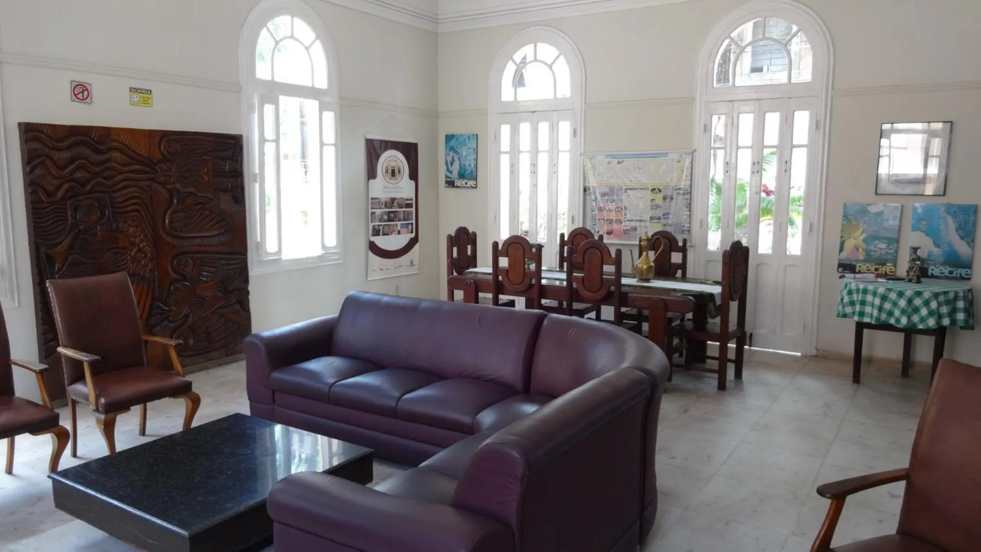 Communal lounge/ TV room in Hotel Central