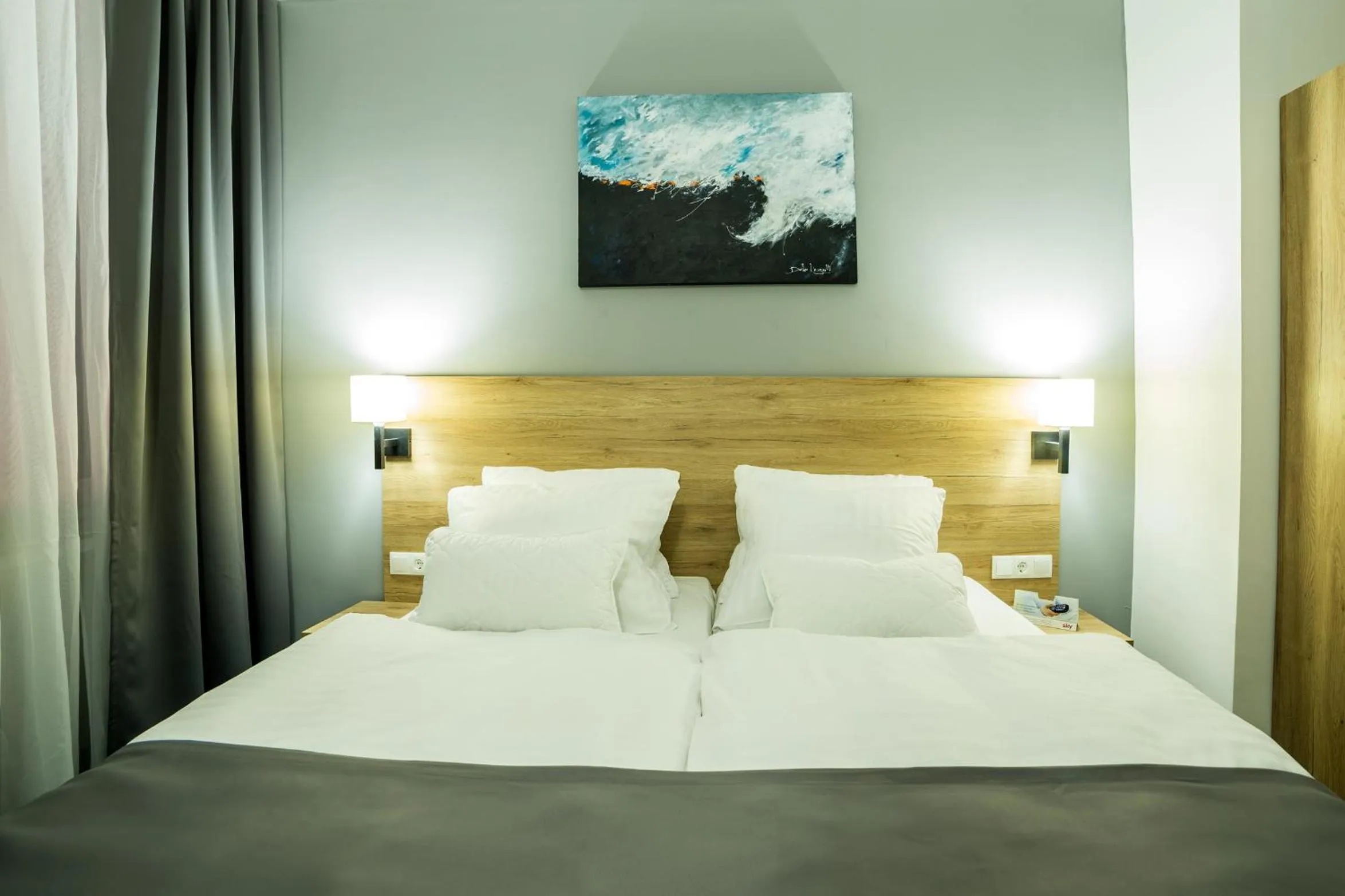 Photo of the whole room, Bed in LivInn by Trotmannia