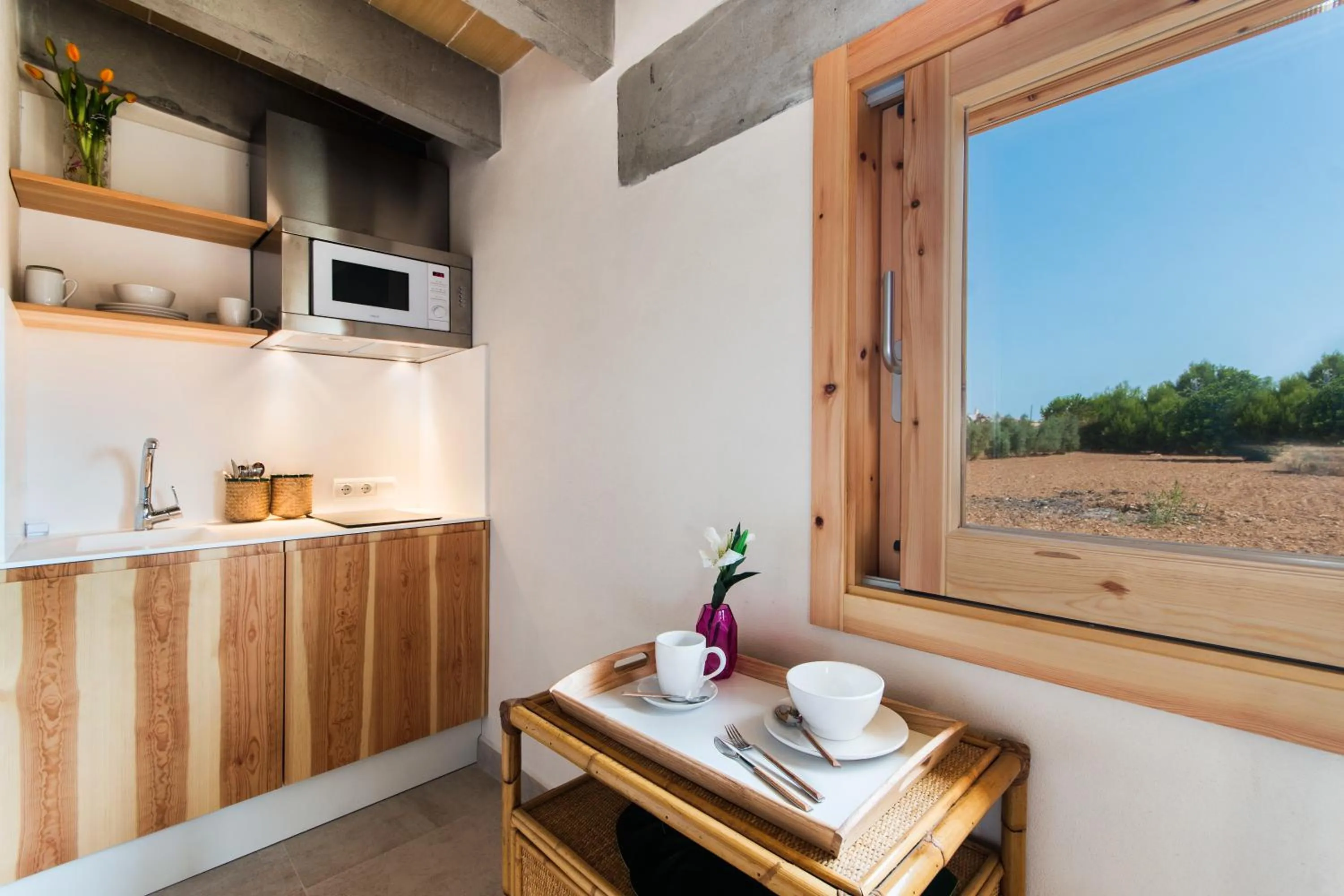 Coffee/tea facilities in Villa Barcares Gran for 10, pool, gym and close to beach