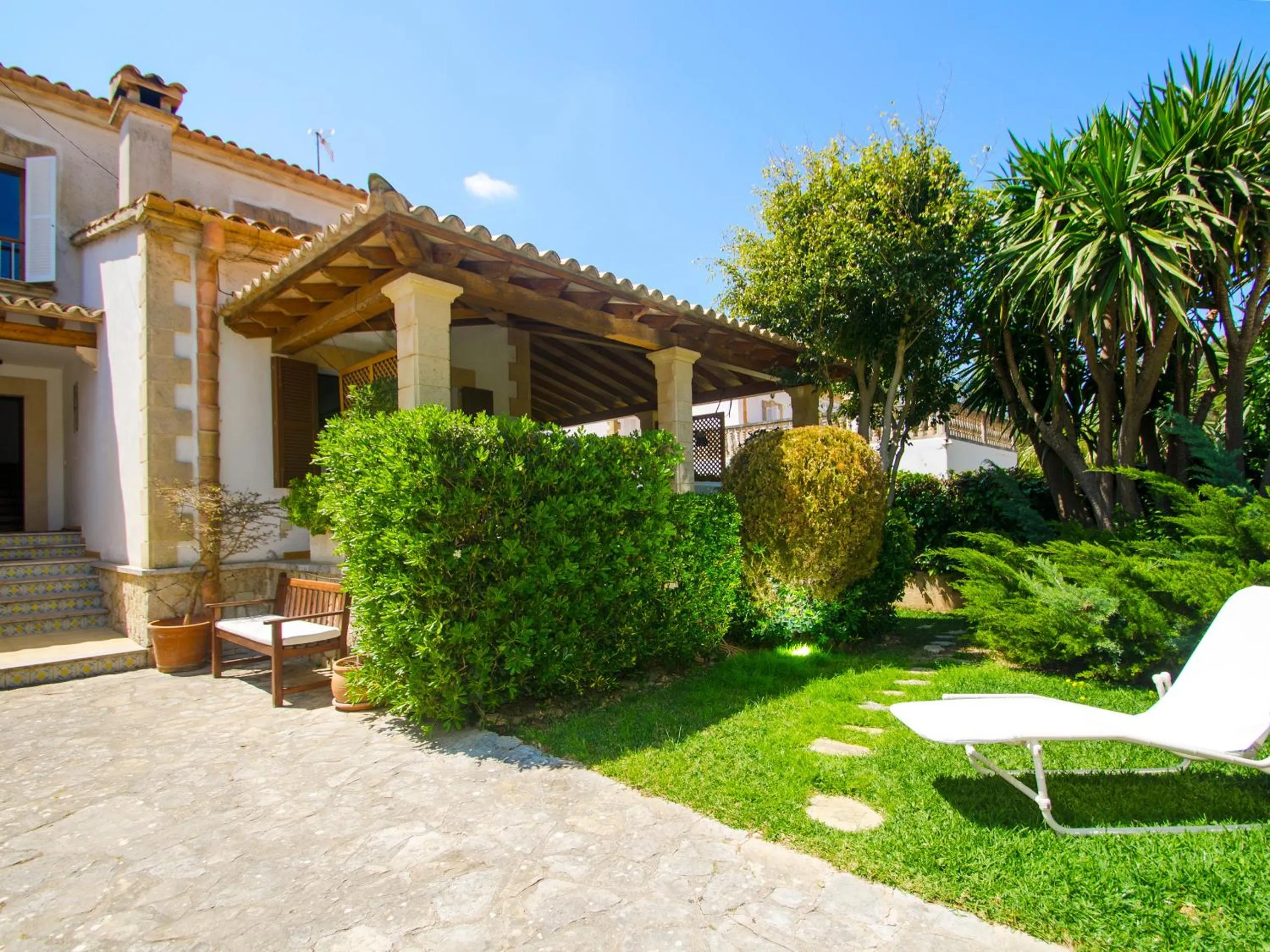 Facade/entrance in Villa Camila para 7 junto a playa de Sant Pere