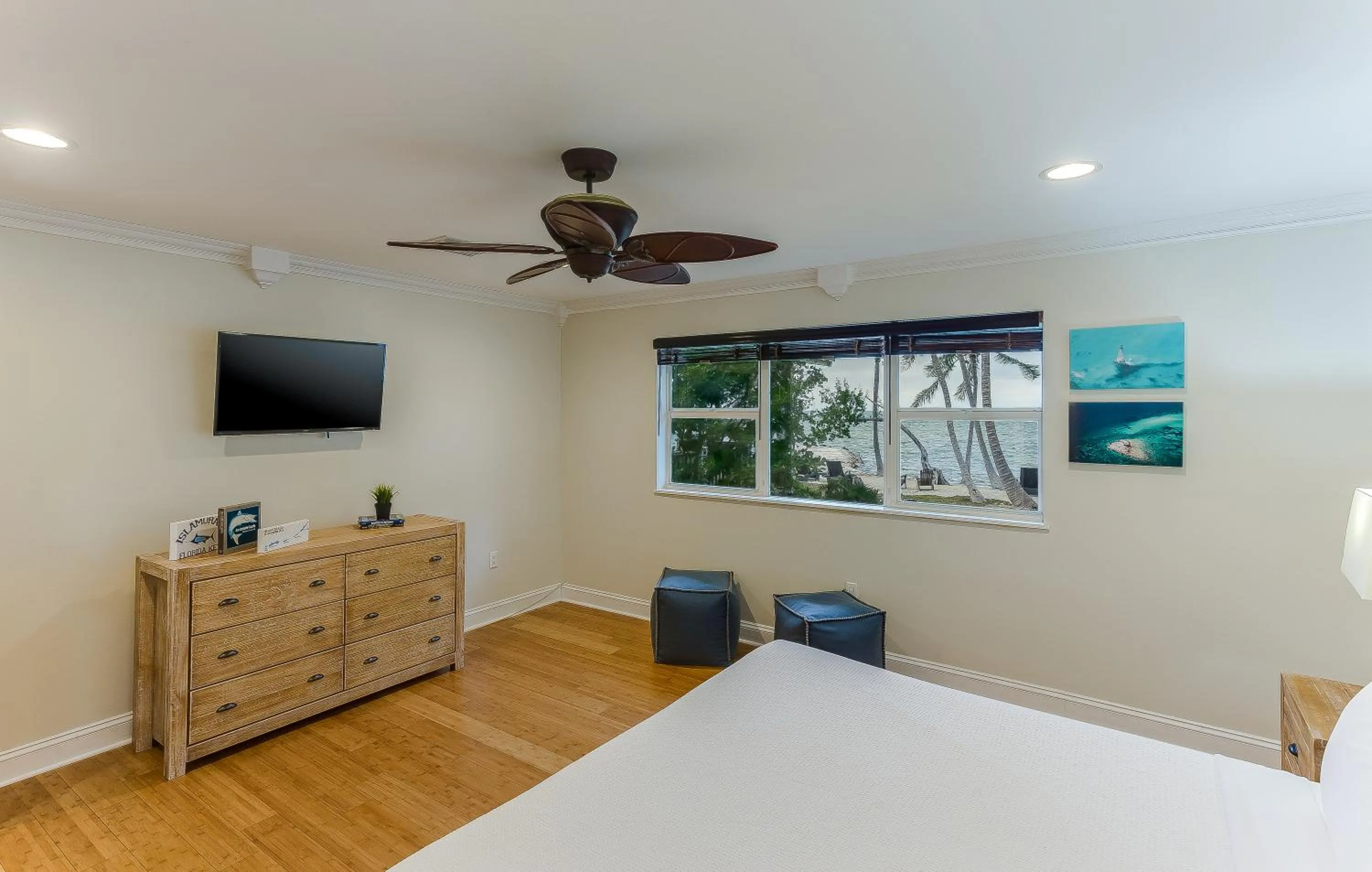 Bedroom, Bed in La Jolla Resort