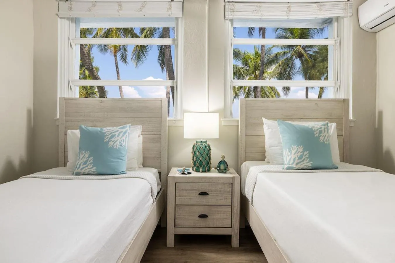 Bed in La Jolla Resort