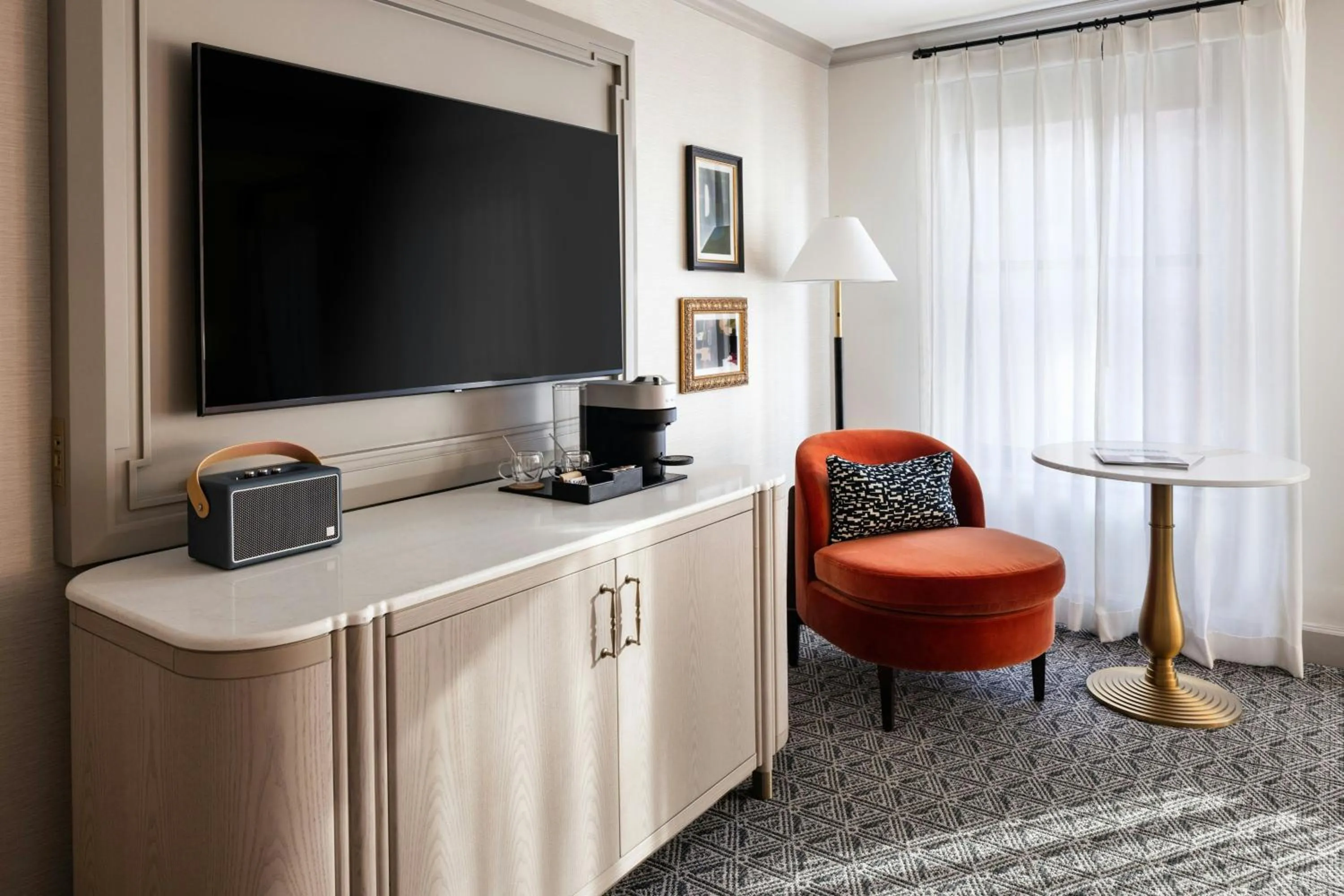 Photo of the whole room in The Talbott, Autograph Collection