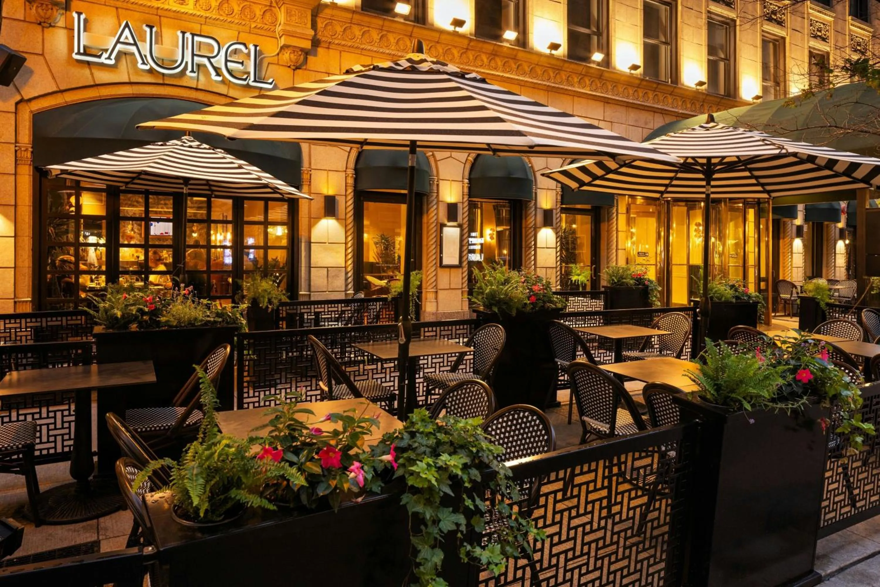 Restaurant/places to eat in The Talbott, Autograph Collection