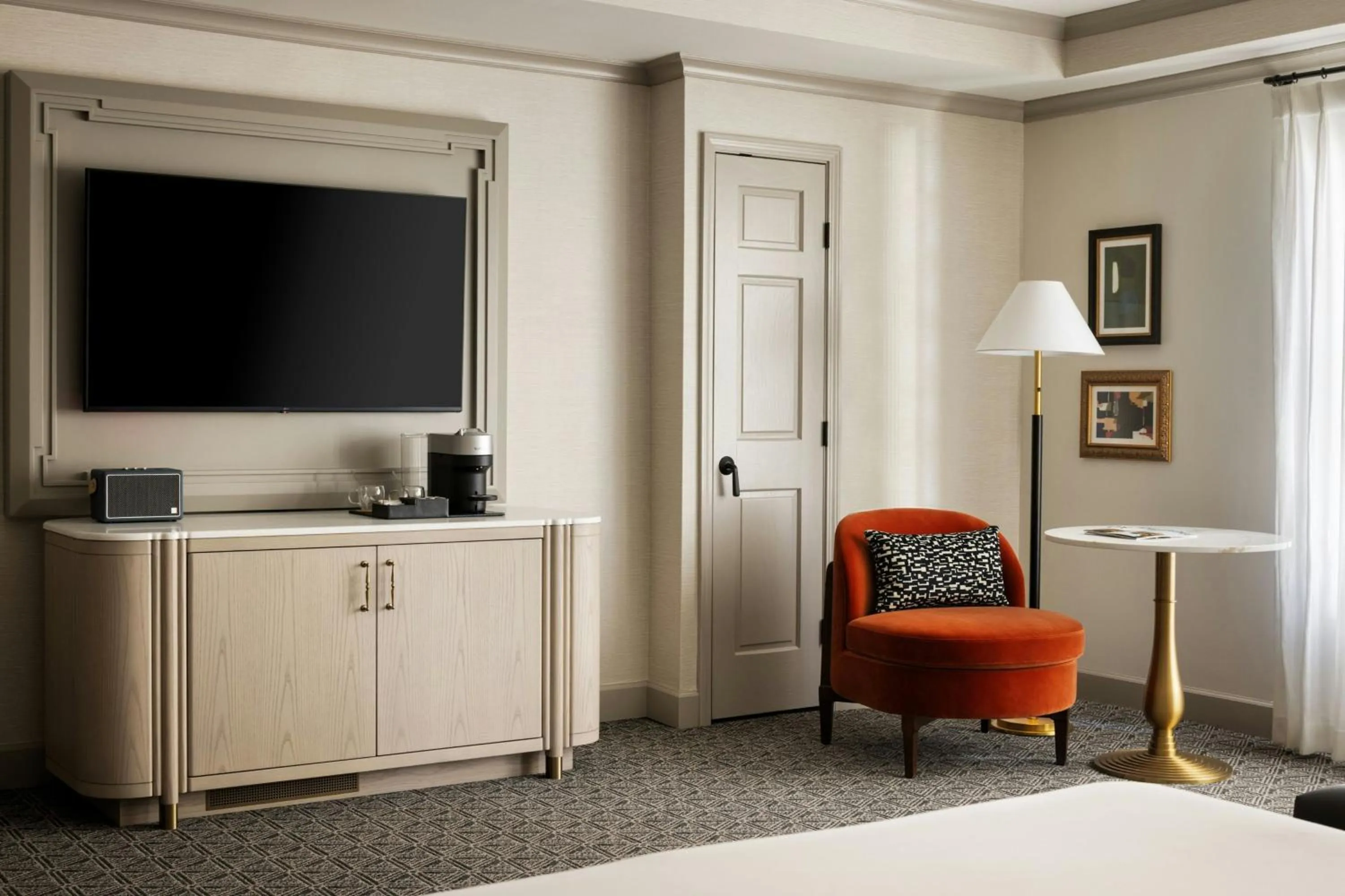 Photo of the whole room in The Talbott, Autograph Collection