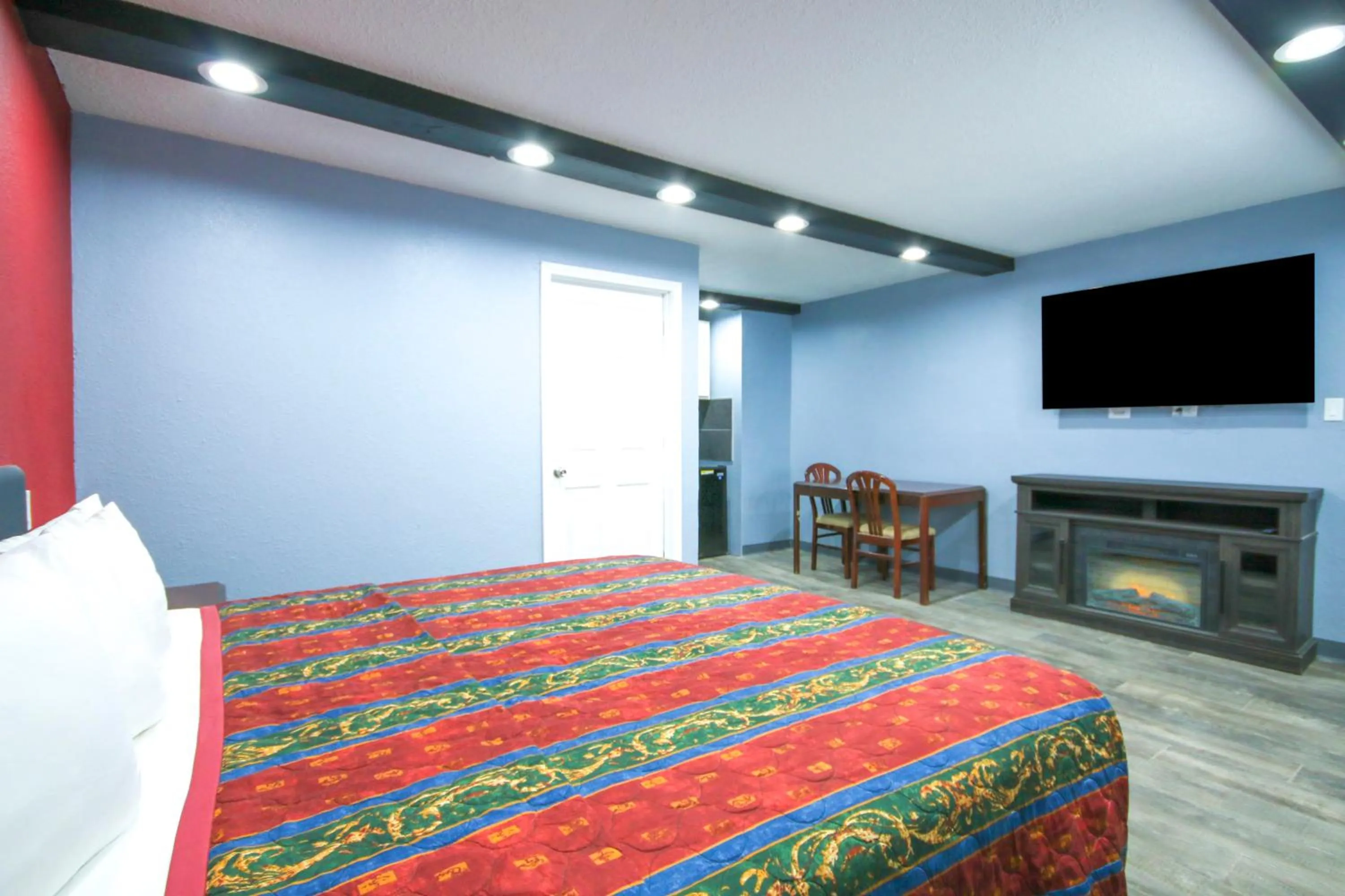 Bedroom, Bed in Marshall Lodge By OYO Hwy 65