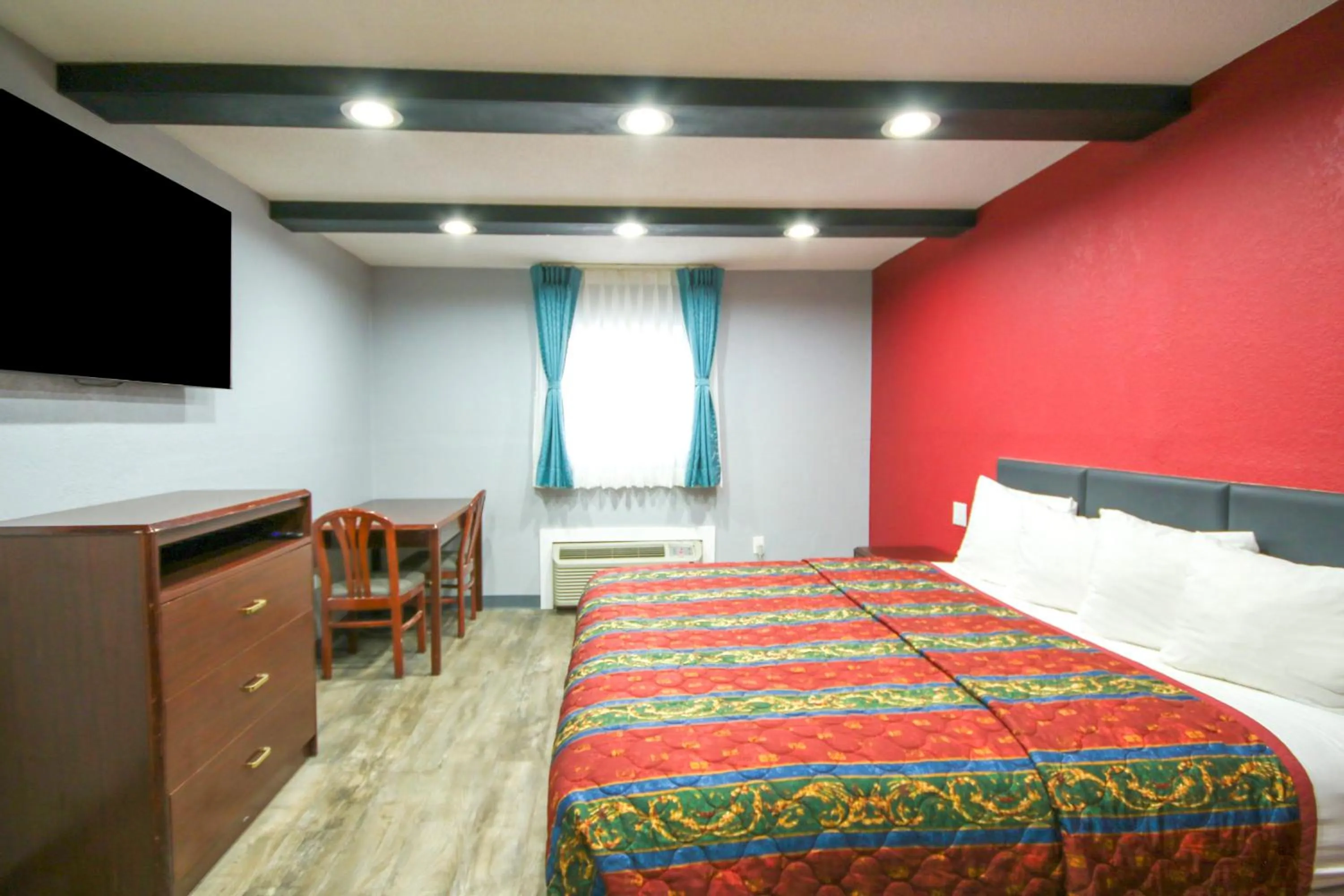 Bedroom, Bed in Marshall Lodge By OYO Hwy 65