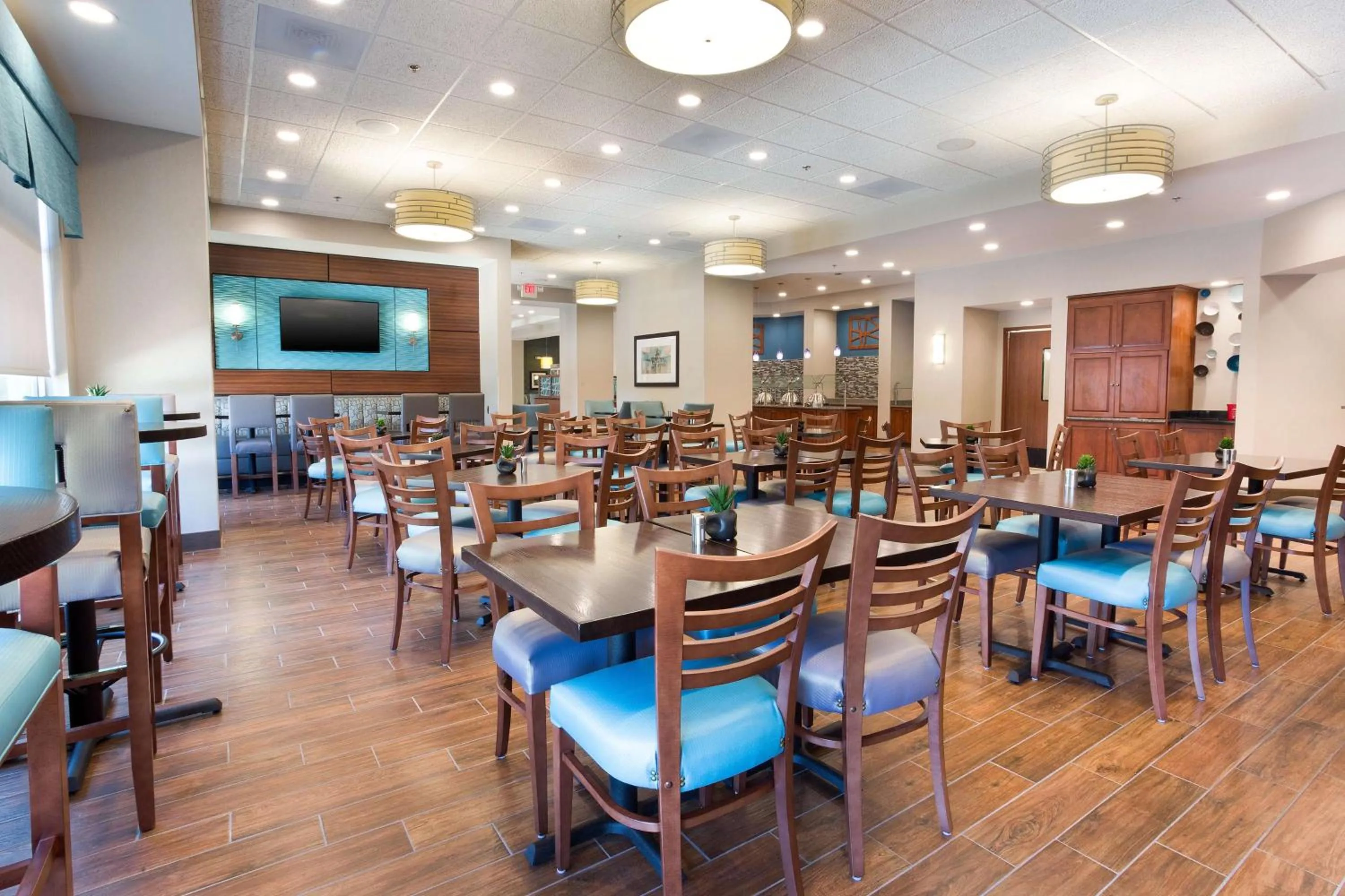 Restaurant/places to eat in Drury Inn & Suites Burlington