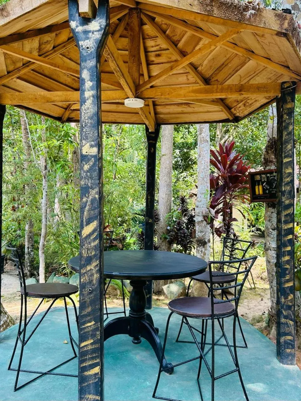 Restaurant/places to eat in Traum Villa