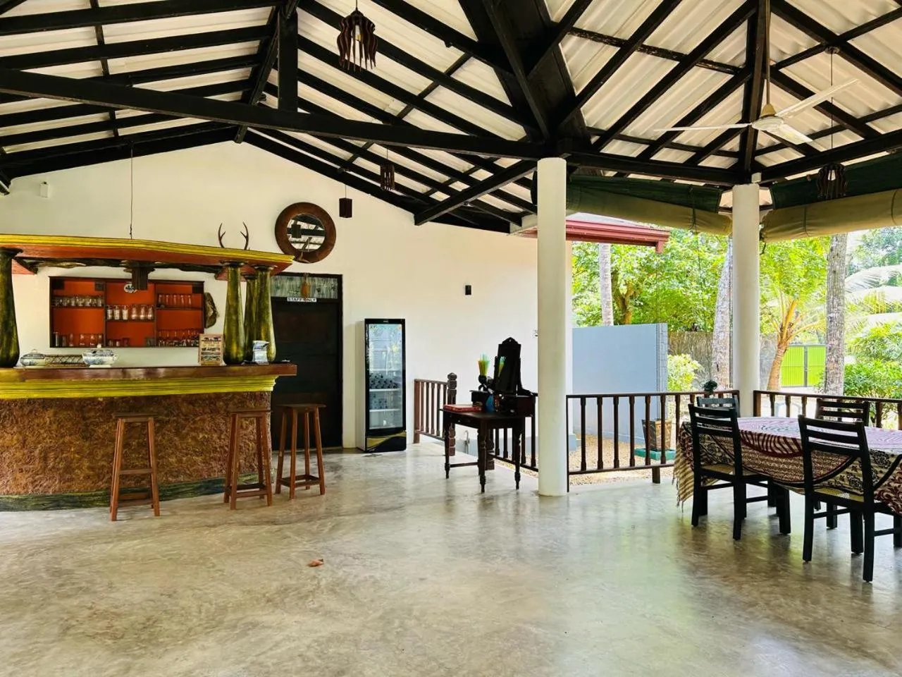 Restaurant/places to eat in Traum Villa