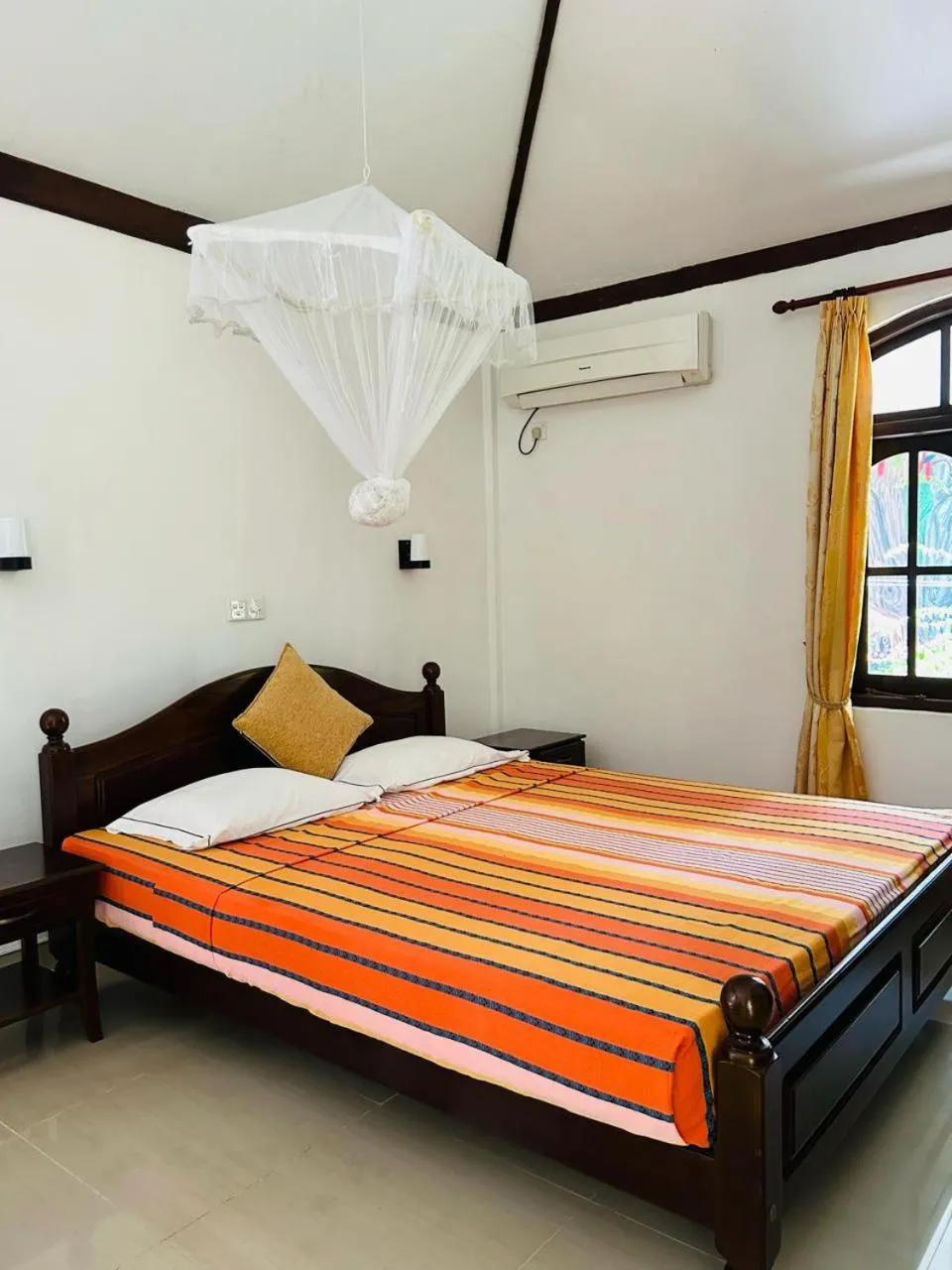 Bed in Traum Villa