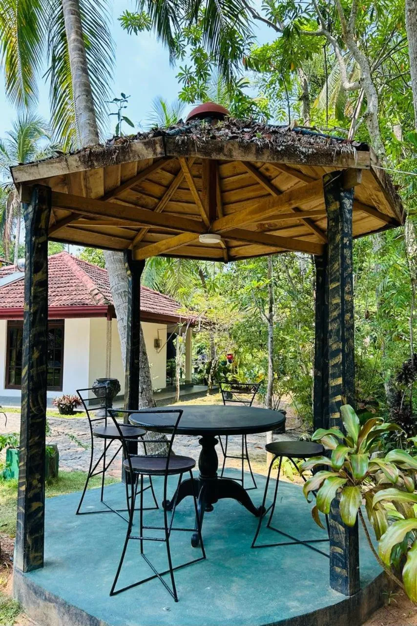 Restaurant/places to eat in Traum Villa