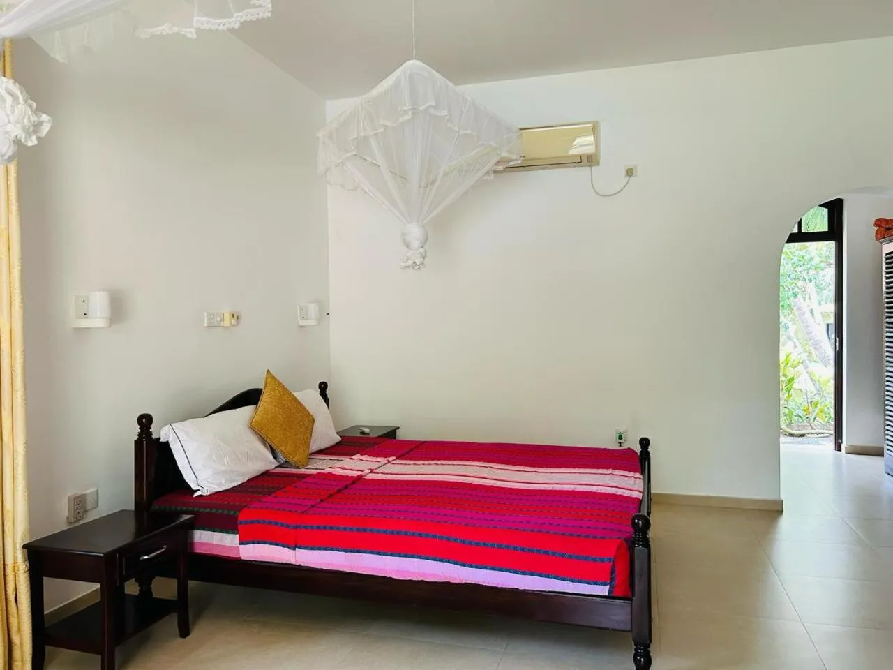 Bed in Traum Villa