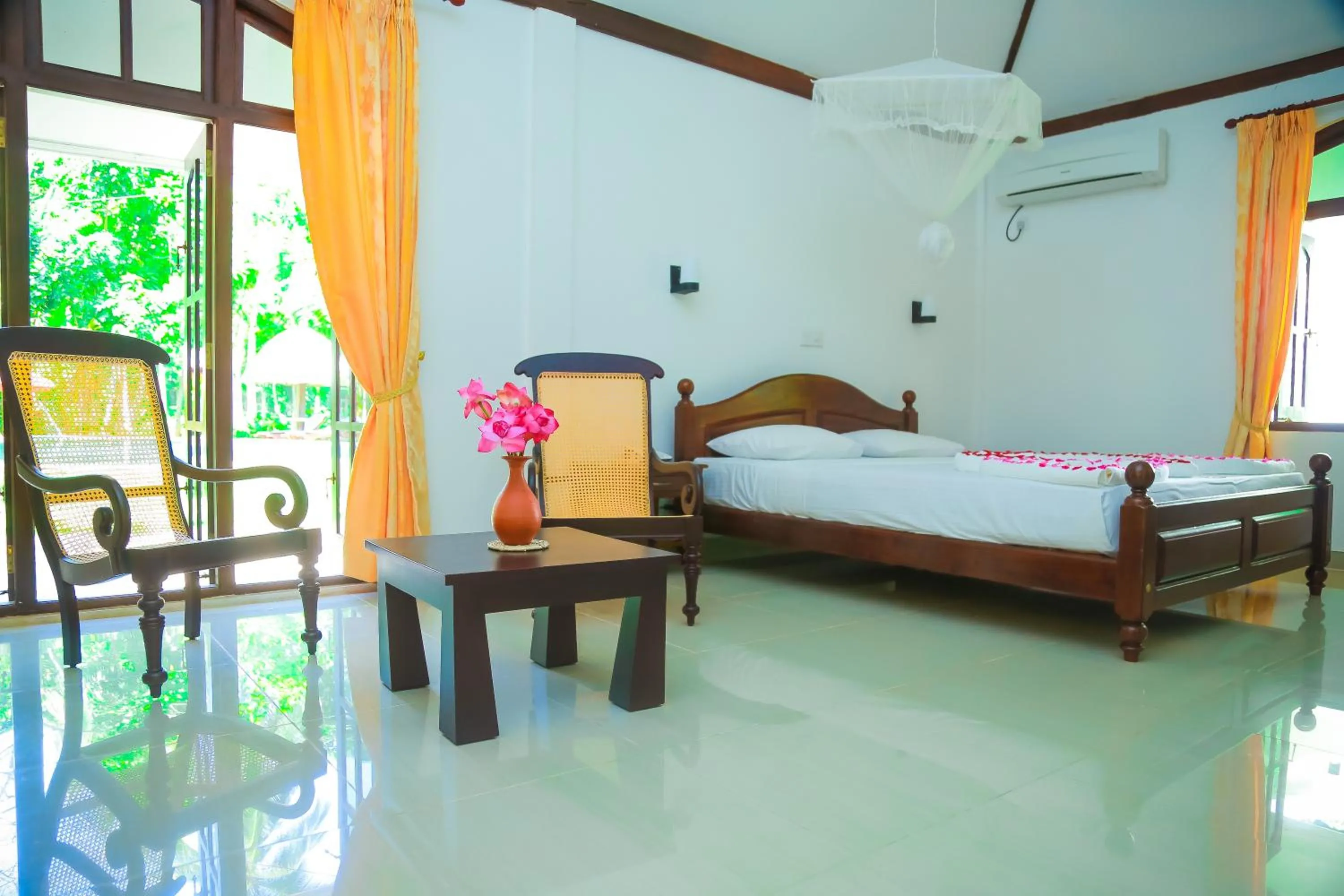 Photo of the whole room, Bed in Traum Villa
