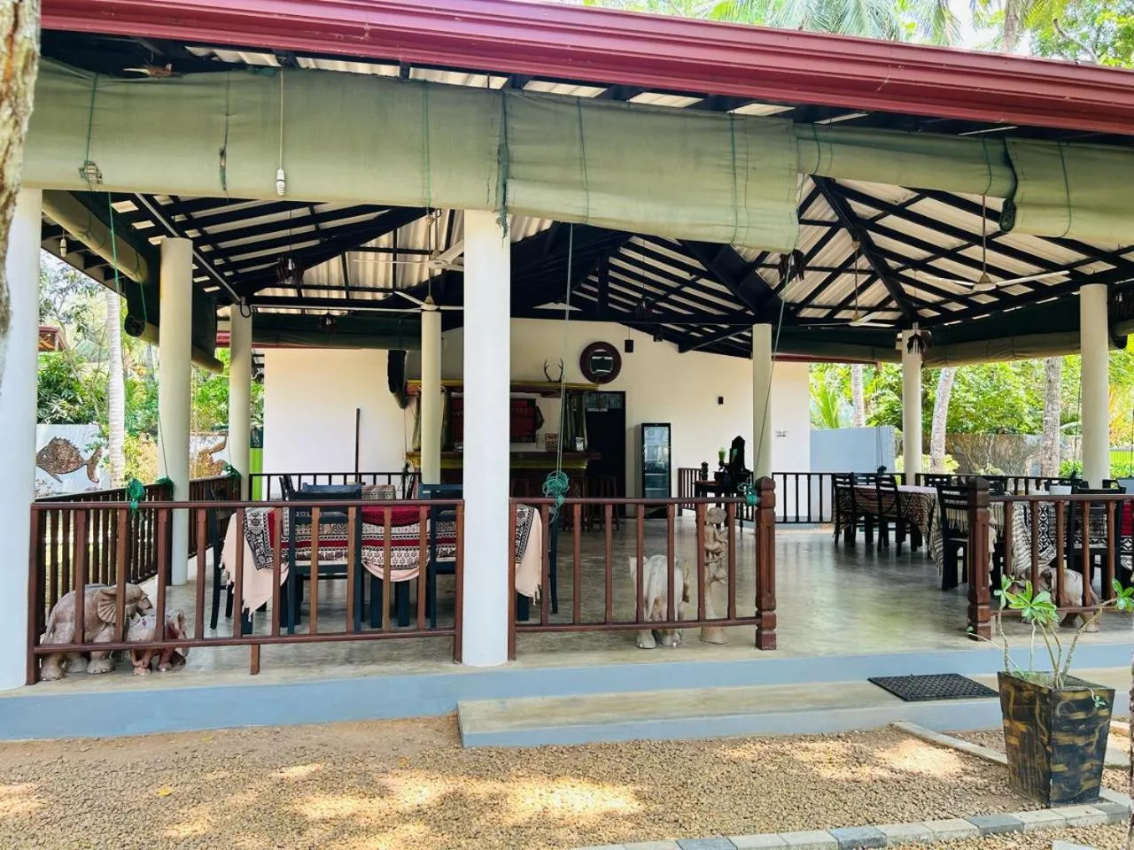 Restaurant/places to eat in Traum Villa