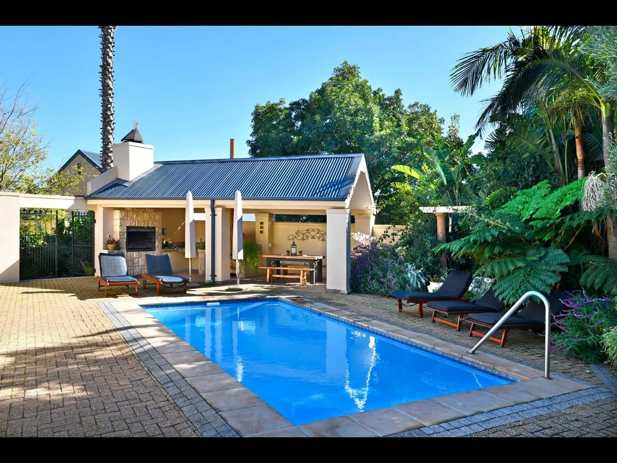 BBQ facilities in Petit & Grande Plaisir luxury self-catering