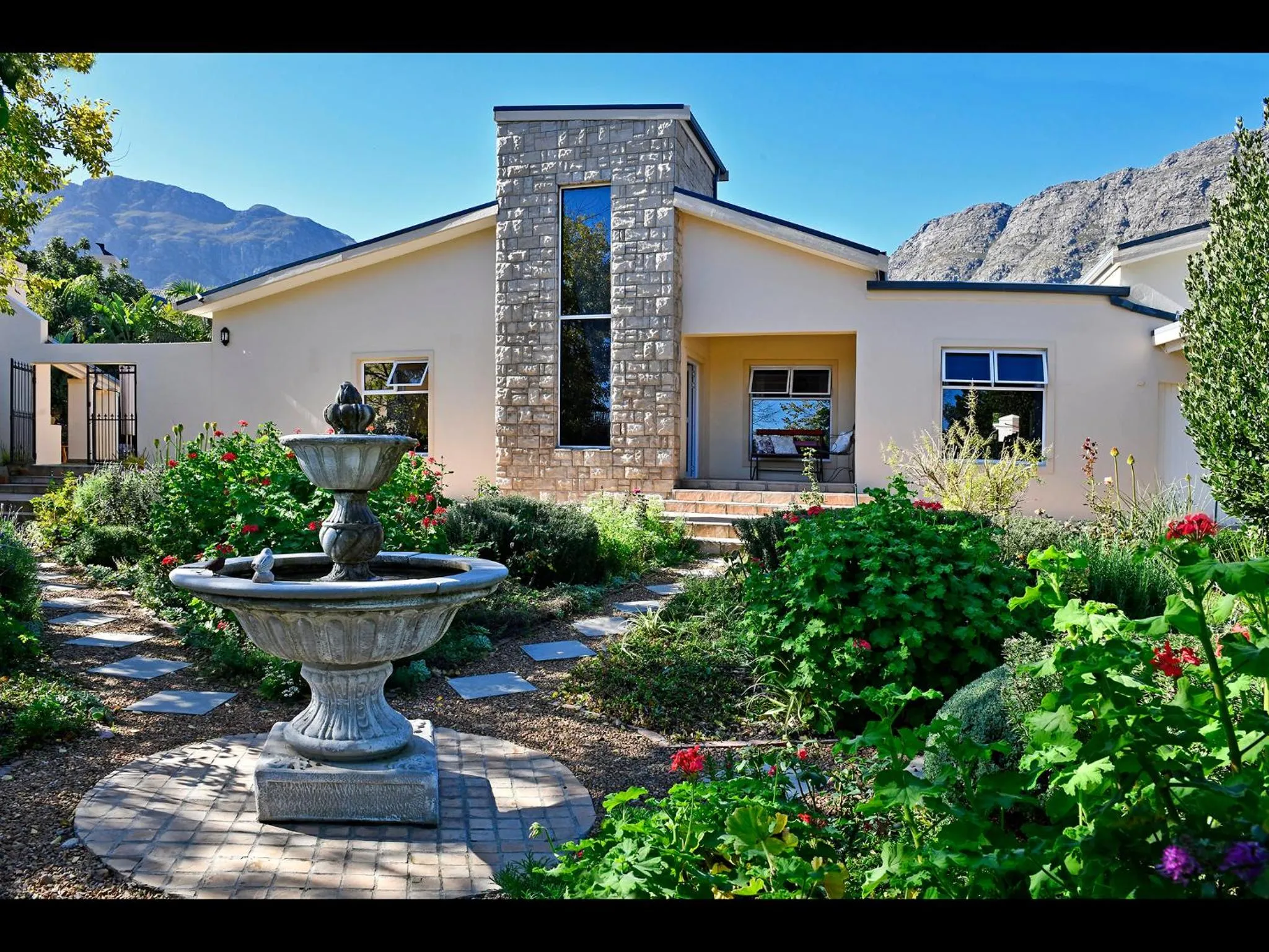 Property building in Petit & Grande Plaisir luxury self-catering