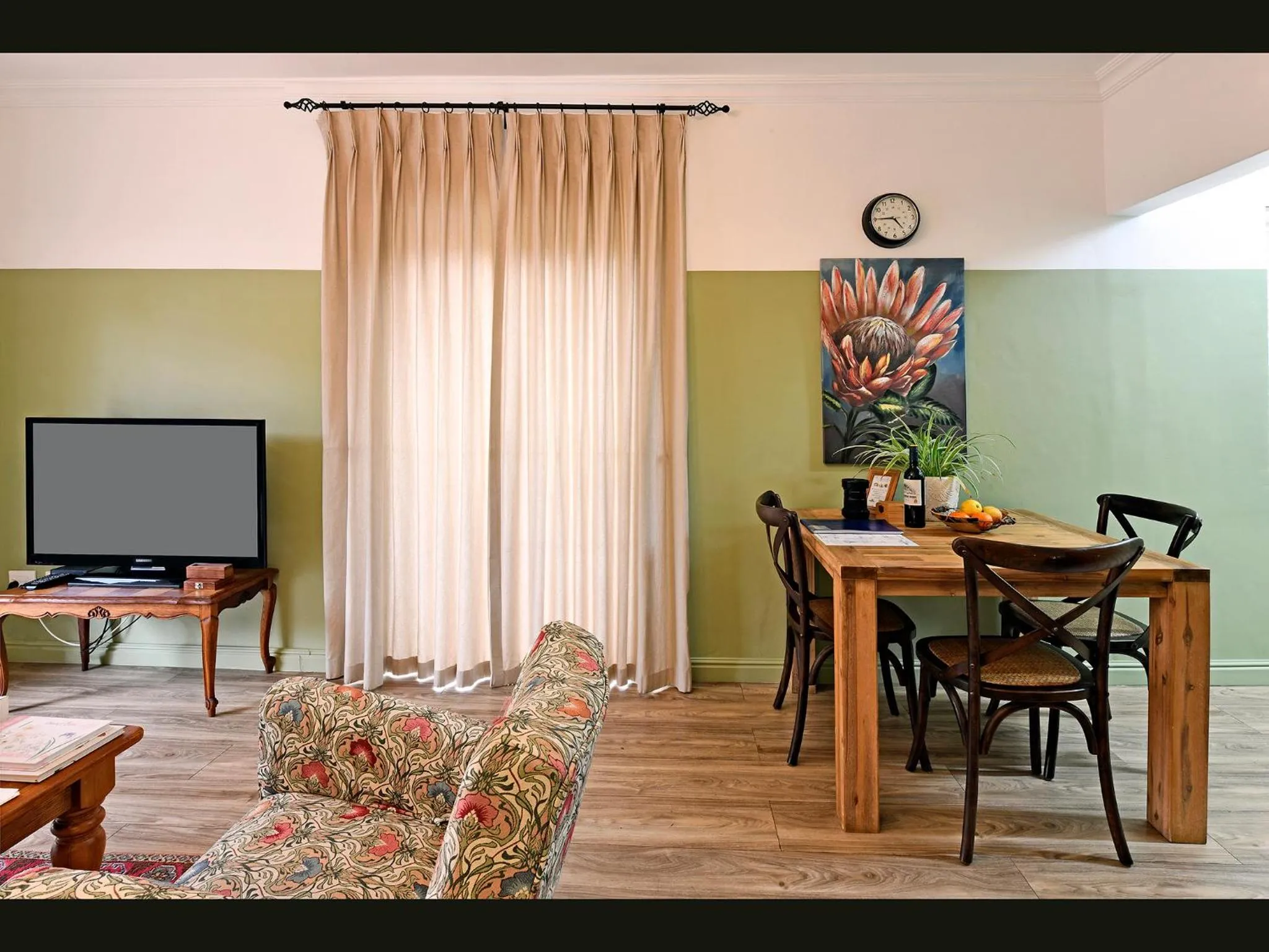 TV and multimedia in Petit & Grande Plaisir luxury self-catering