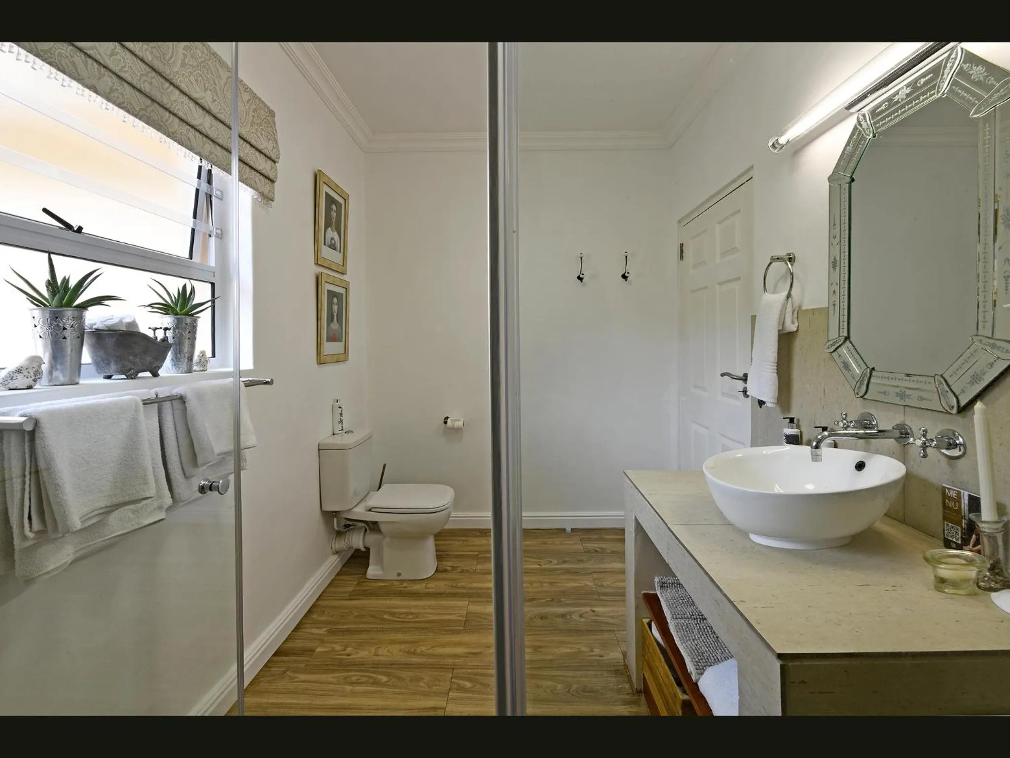 Toilet in Petit & Grande Plaisir luxury self-catering