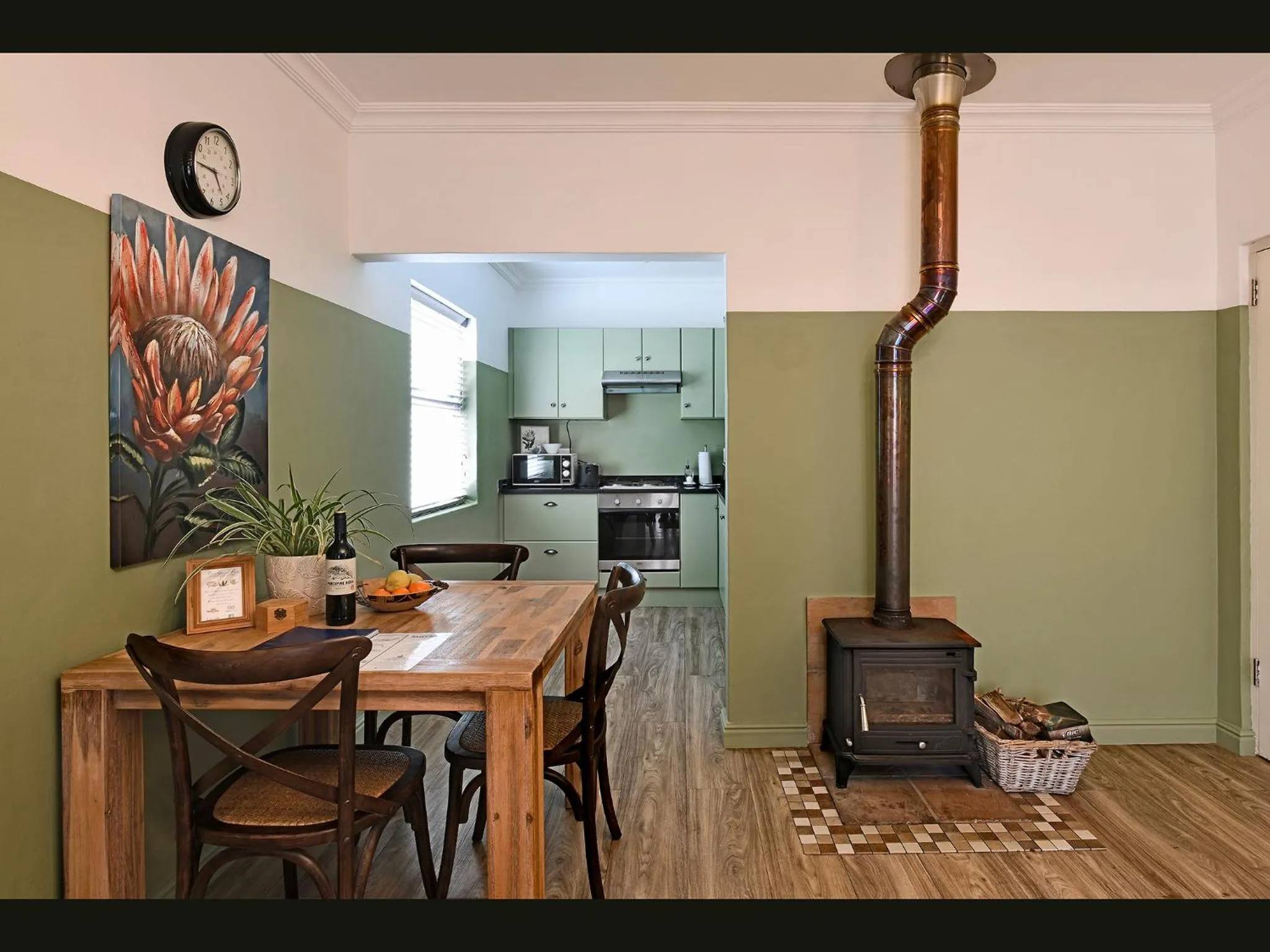 Dining area in Petit & Grande Plaisir luxury self-catering