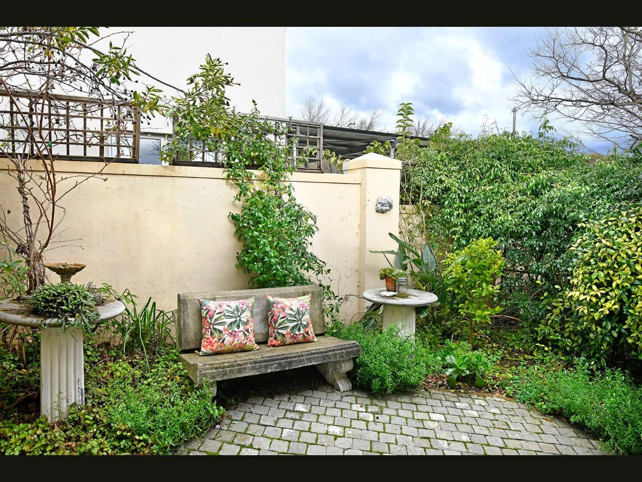 Garden in Petit & Grande Plaisir luxury self-catering