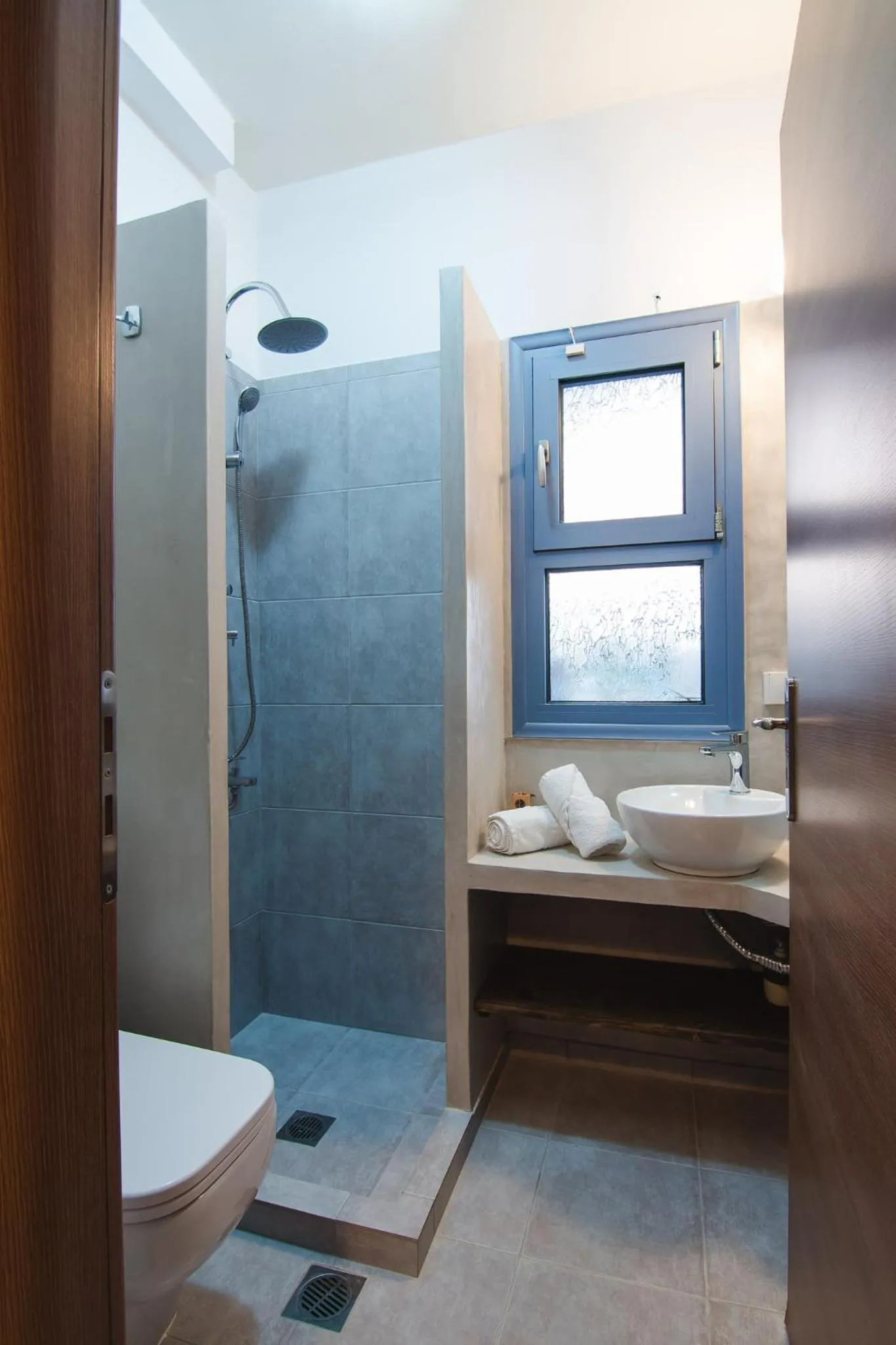 Shower in Kallisti Studios & Apartments