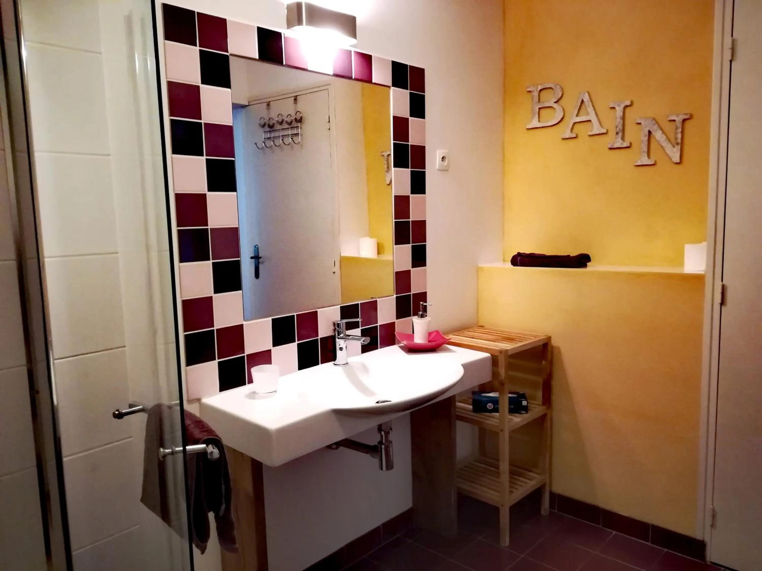 Shower in Moulin Pont Vieux Chambres d'hôtes