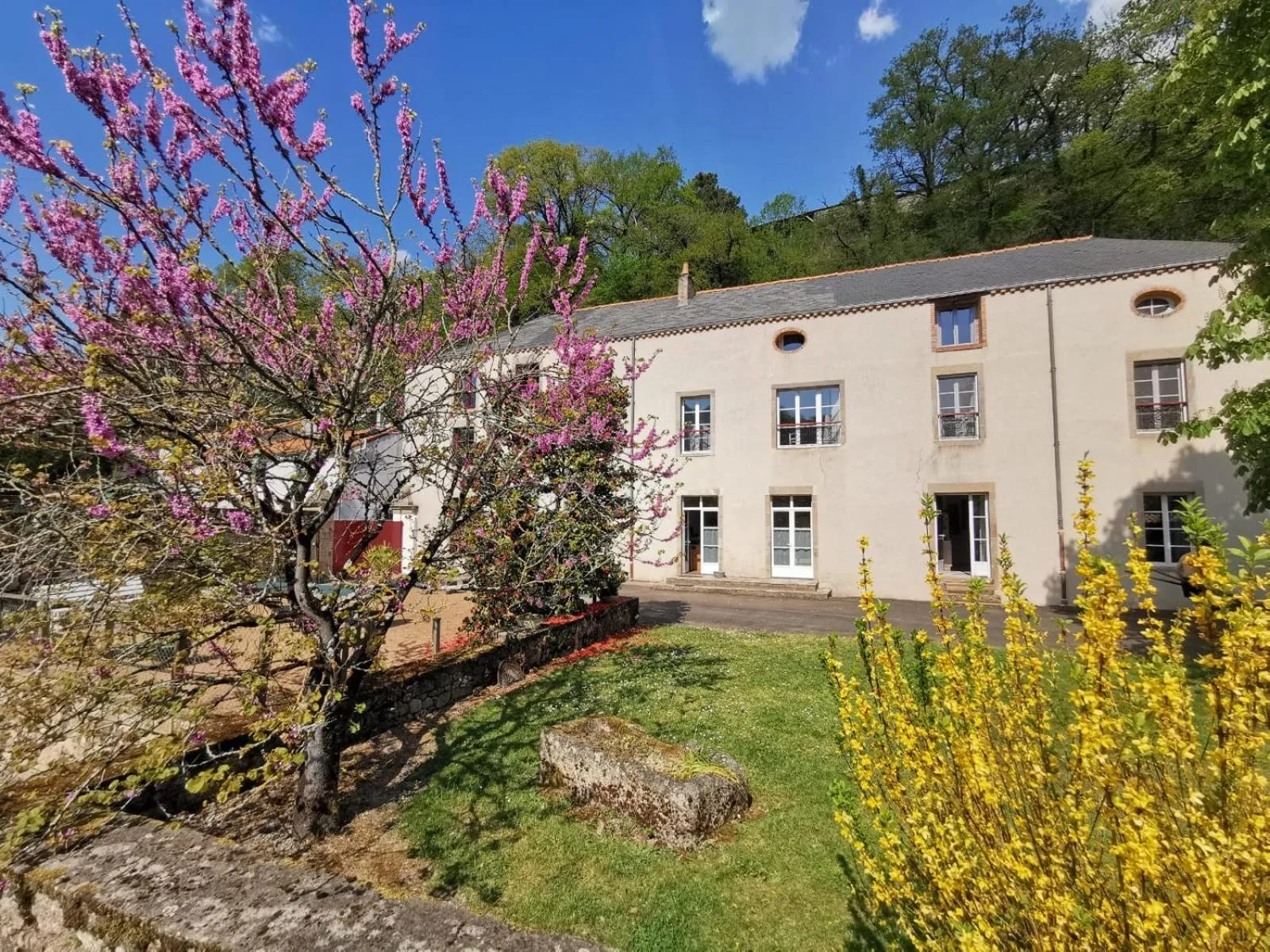 BBQ facilities in Moulin Pont Vieux Chambres d'hôtes