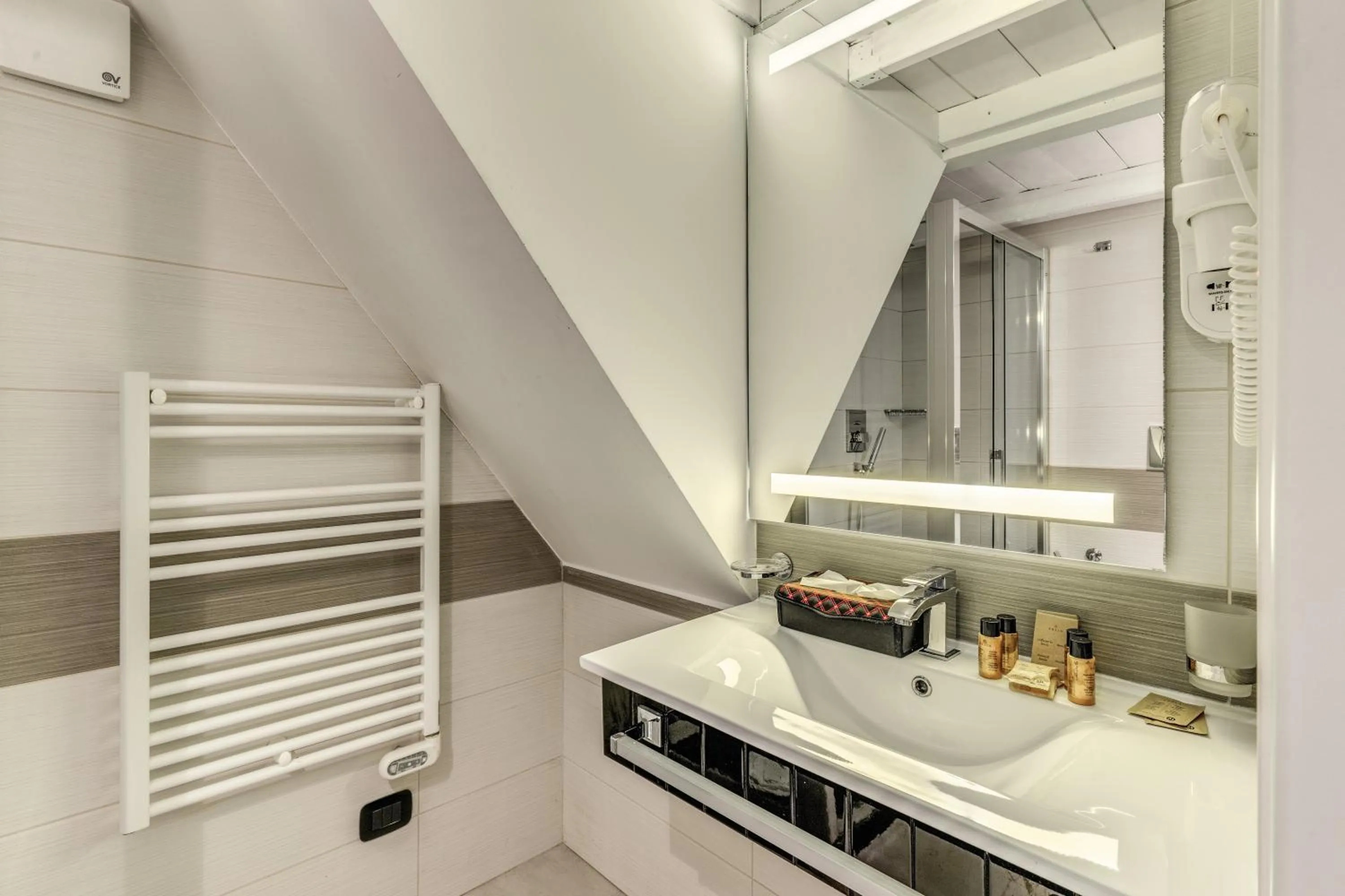 Bathroom in Operà Suites Pinciana