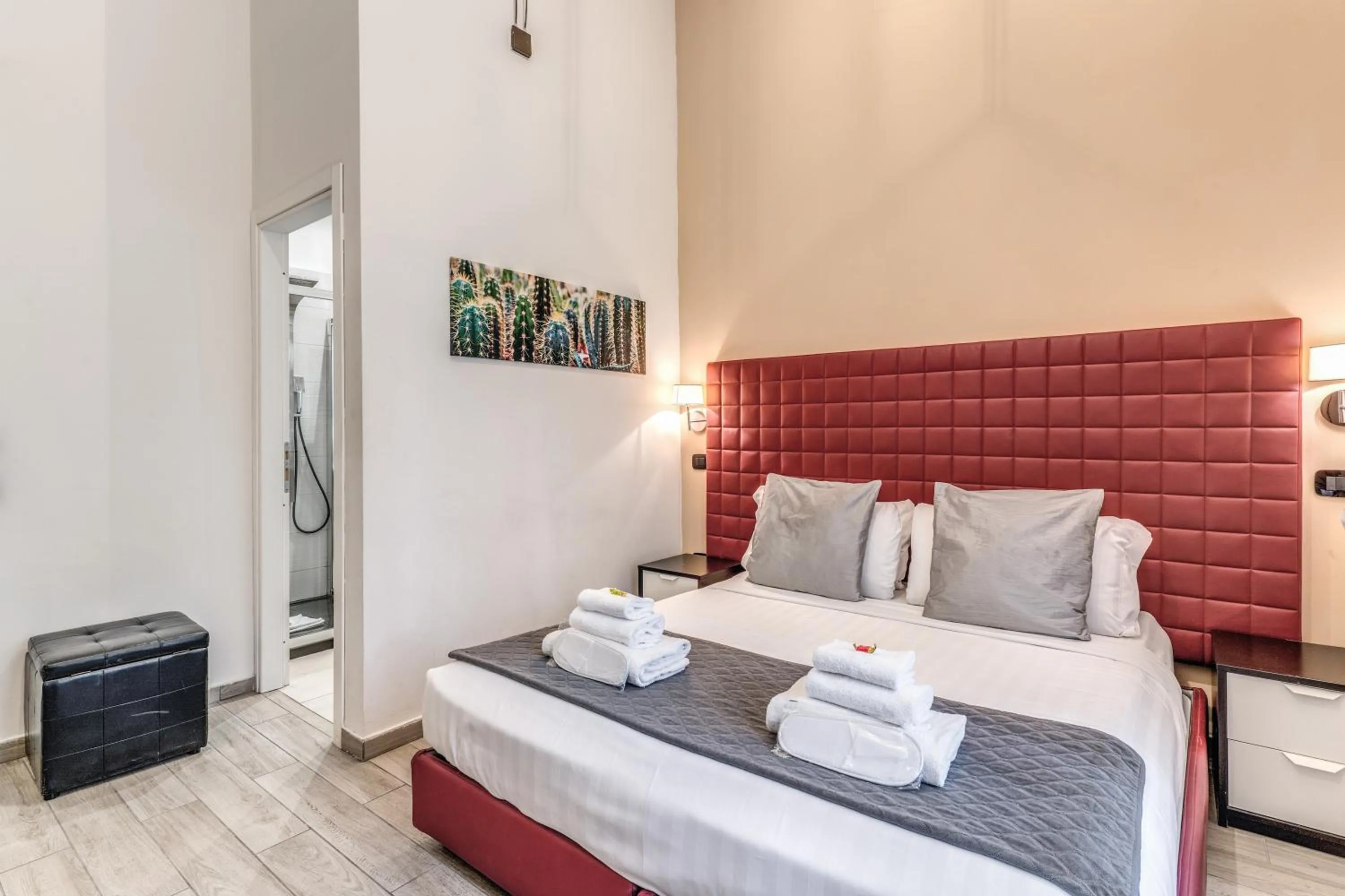 Bed in Operà Suites Pinciana