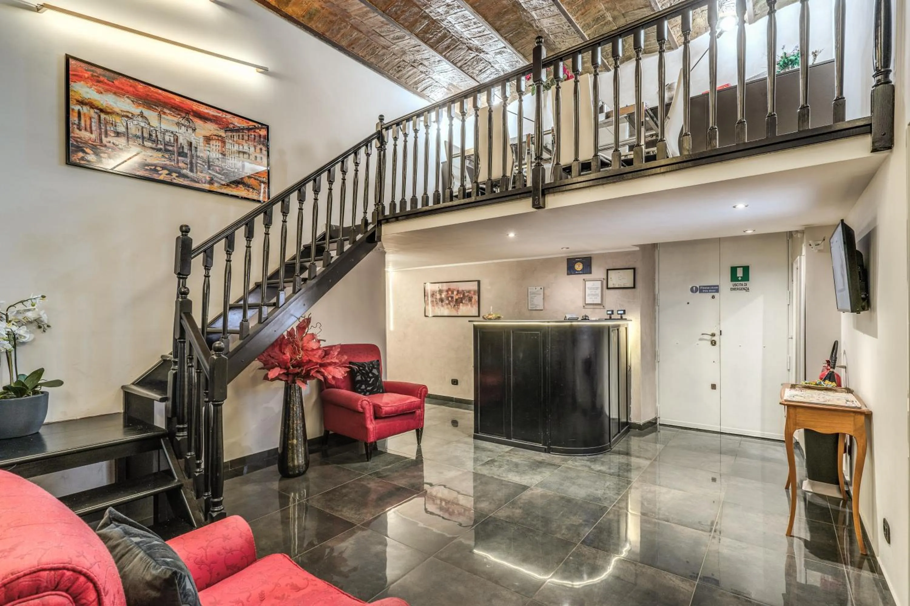 Lobby or reception in Operà Suites Pinciana