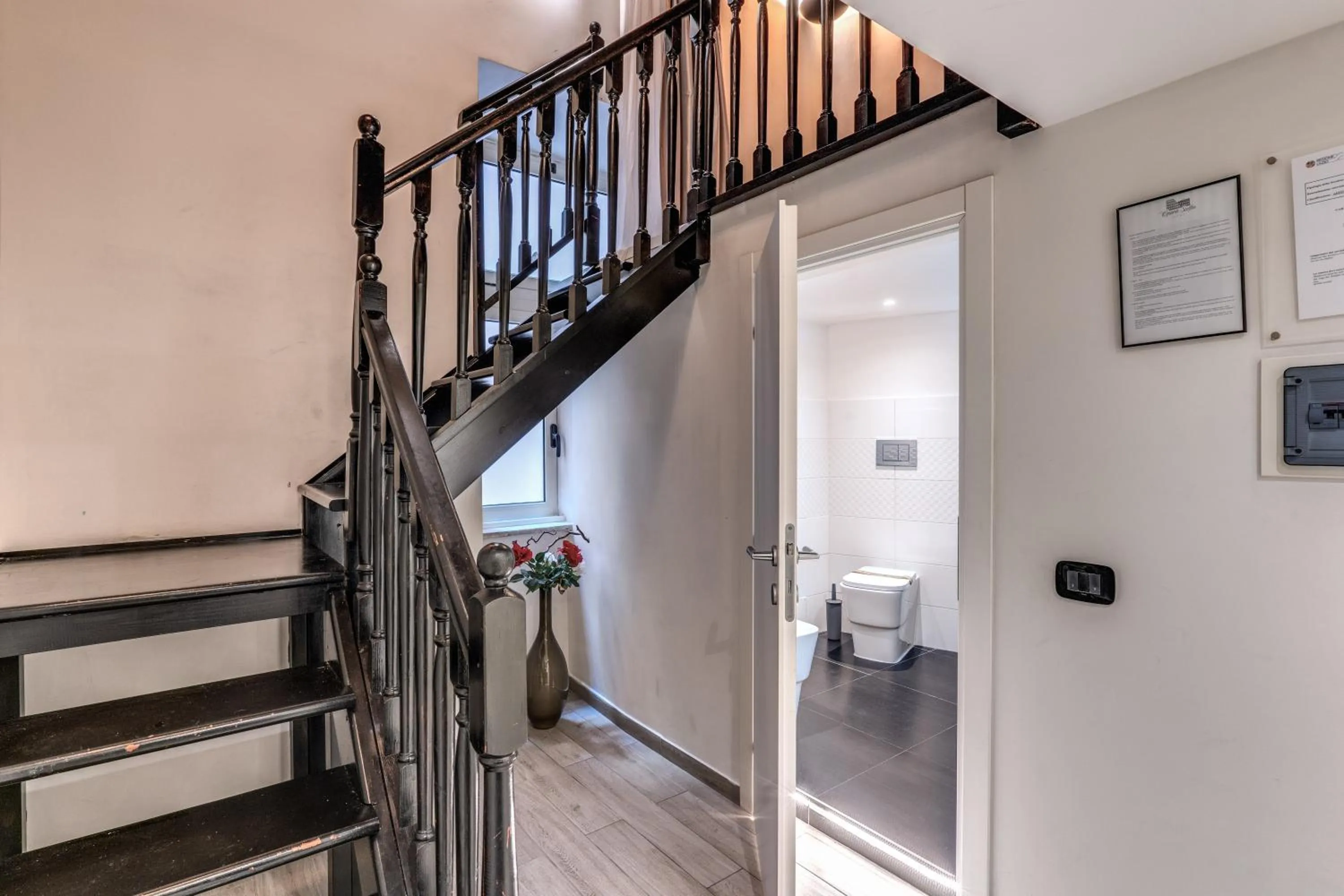 Photo of the whole room in Operà Suites Pinciana