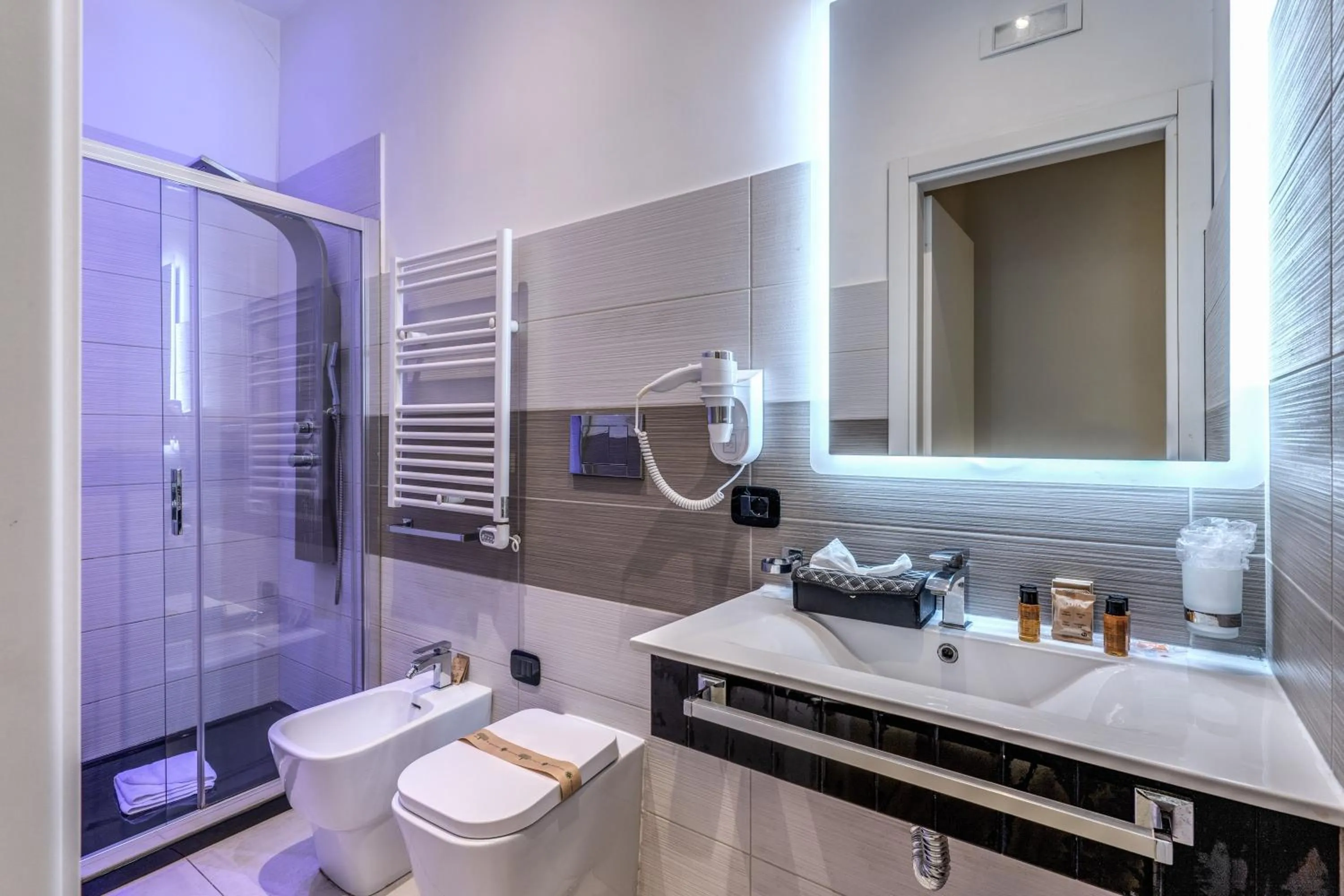 Bathroom in Operà Suites Pinciana