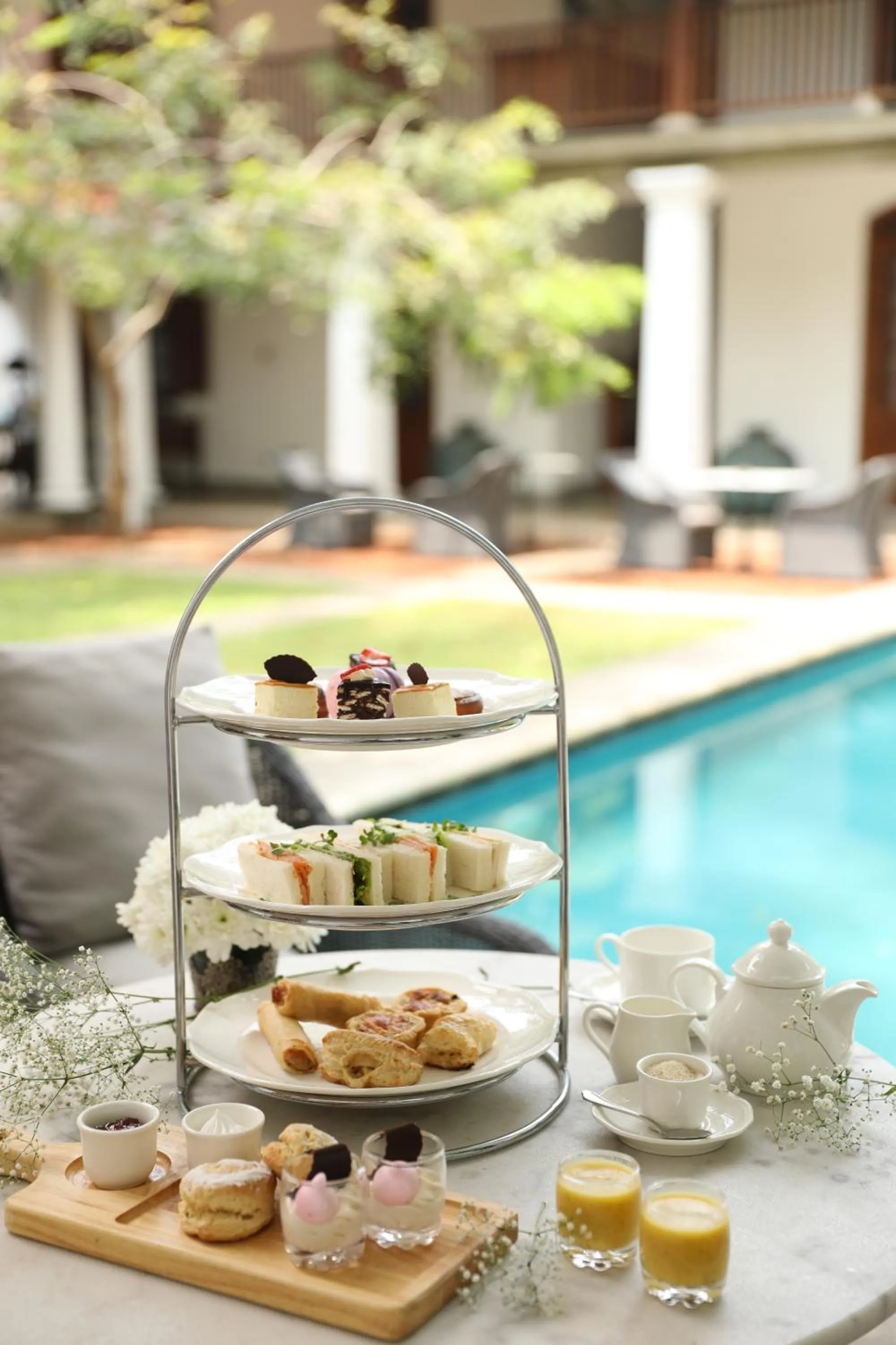 Food and drinks in Maniumpathy Hotel