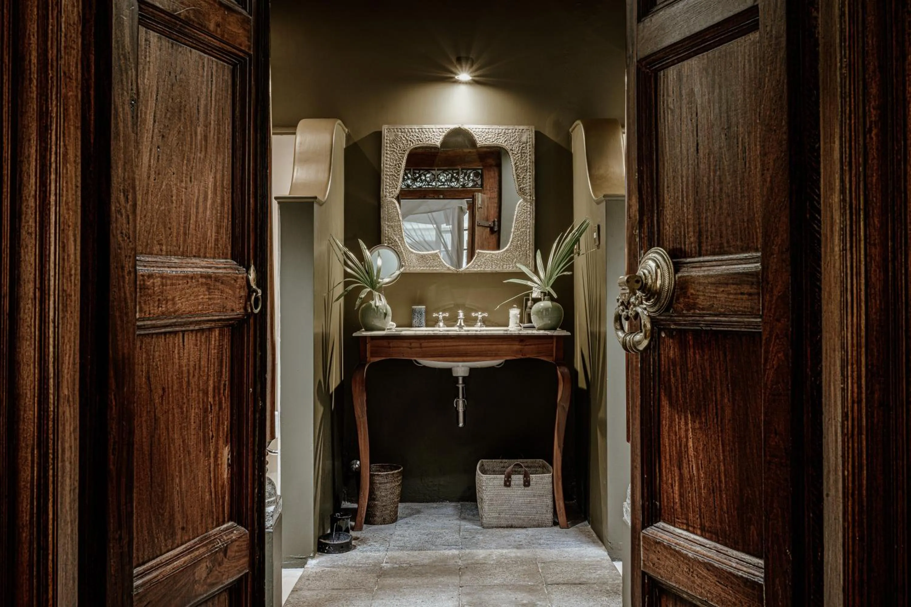 Bathroom in Maniumpathy Hotel