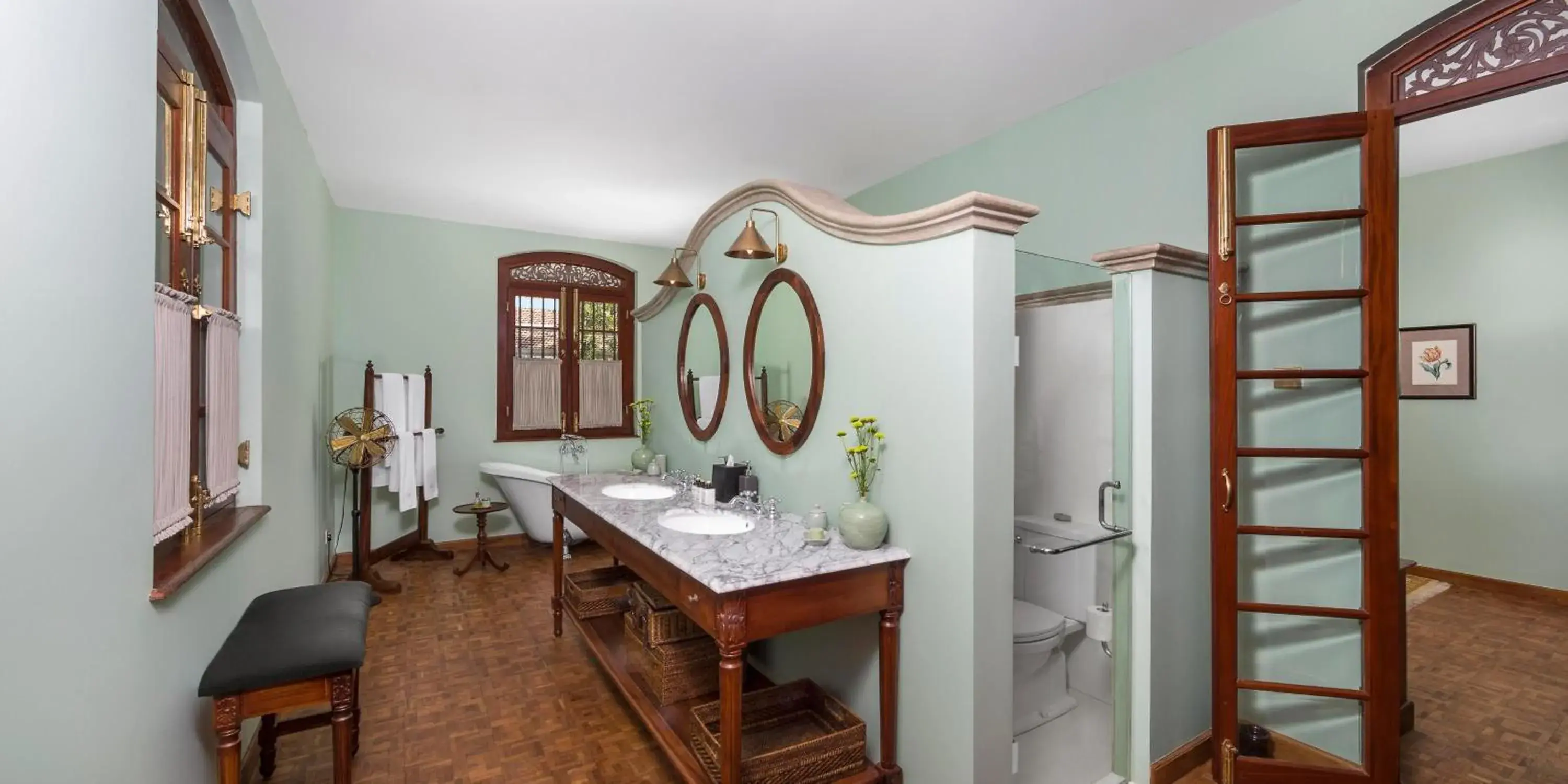 Superior King Room - single occupancy in Maniumpathy Hotel Superior King Room - single occupancy in Maniumpathy Hotel