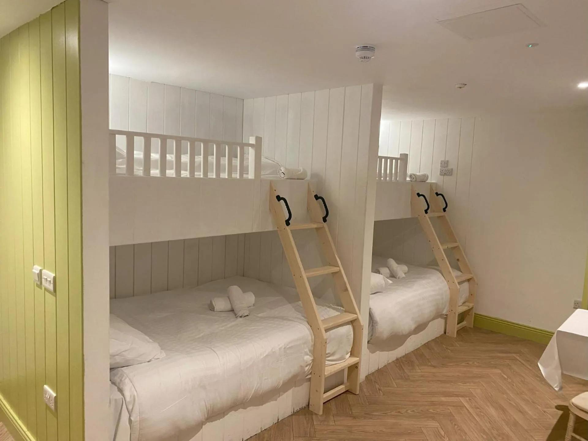 Bed in Walsh's Hotel and Apartments